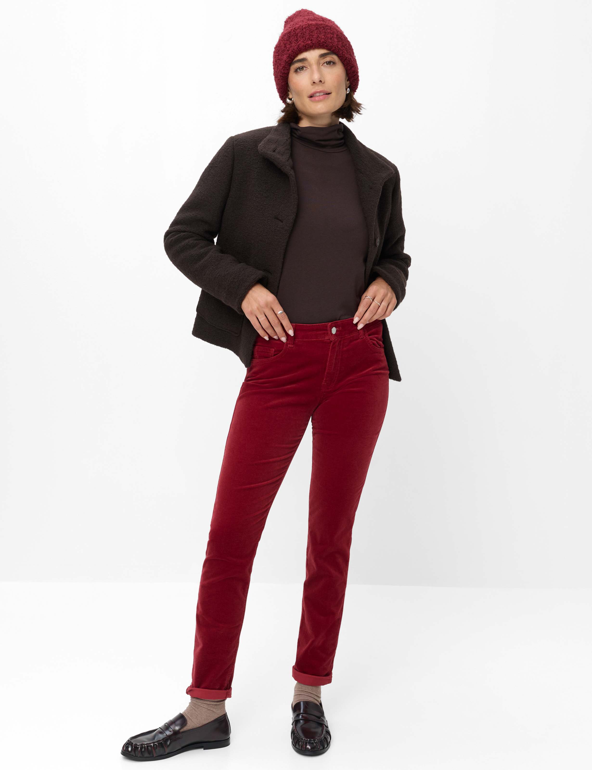 Damen Style SHAKIRA Dunkelrot Slim Fit Model Outfit