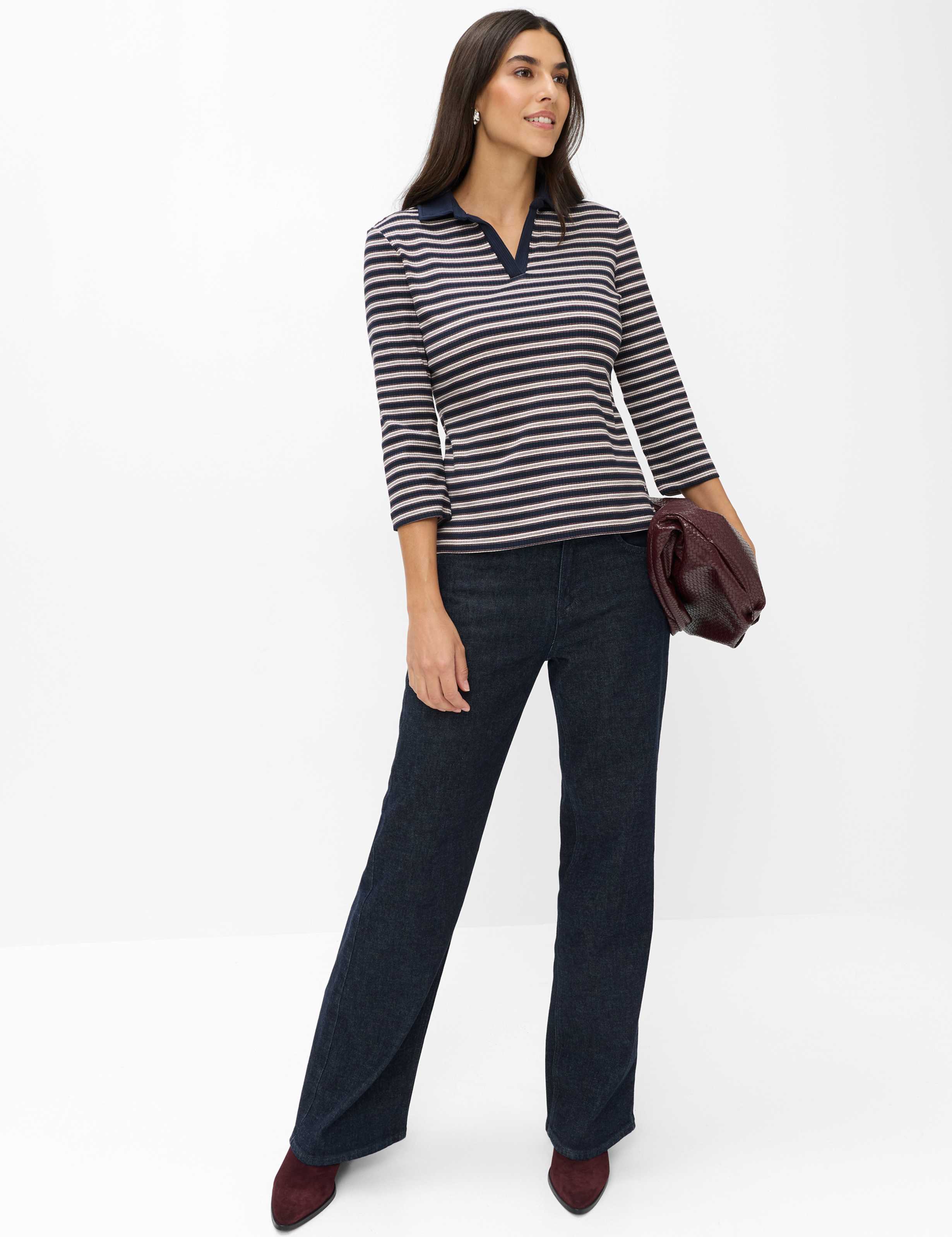 Femme Style CLEO M Bleu Foncé  Tenue du mannequin