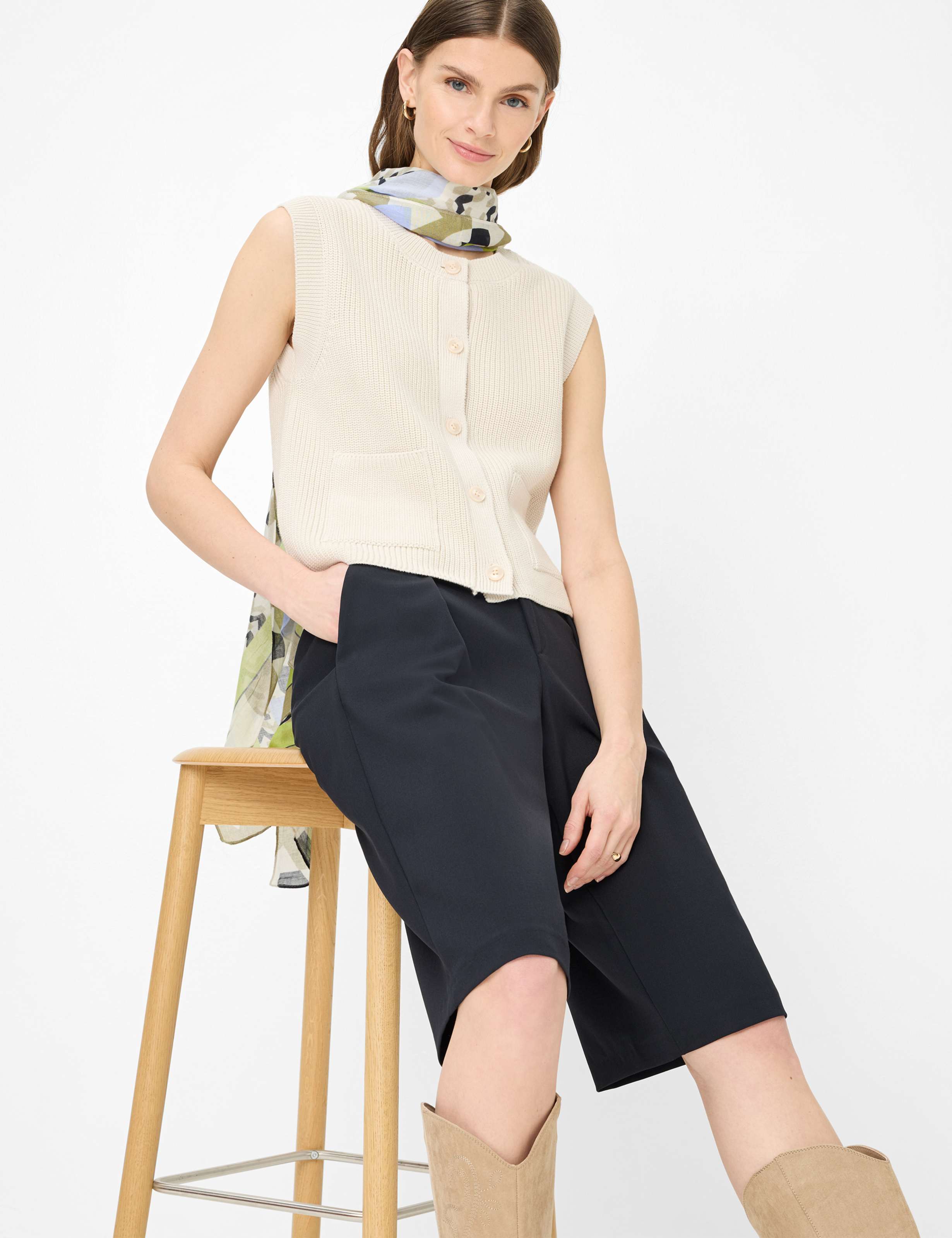 Women Style MILLA B Dark Blue Tapered Fit Detail 1