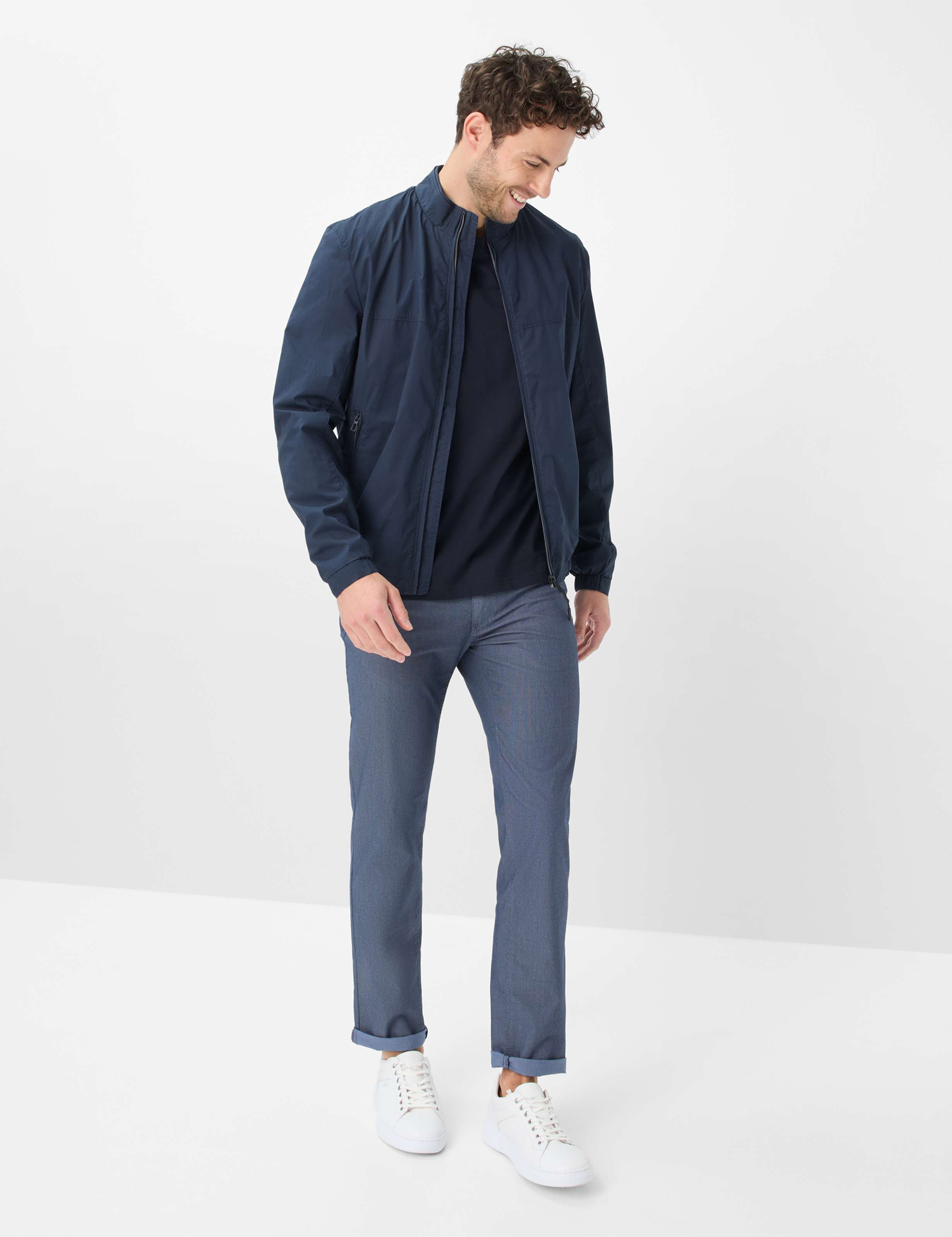 Herren Style CADIZ Dunkelblau Straight Fit Model Outfit