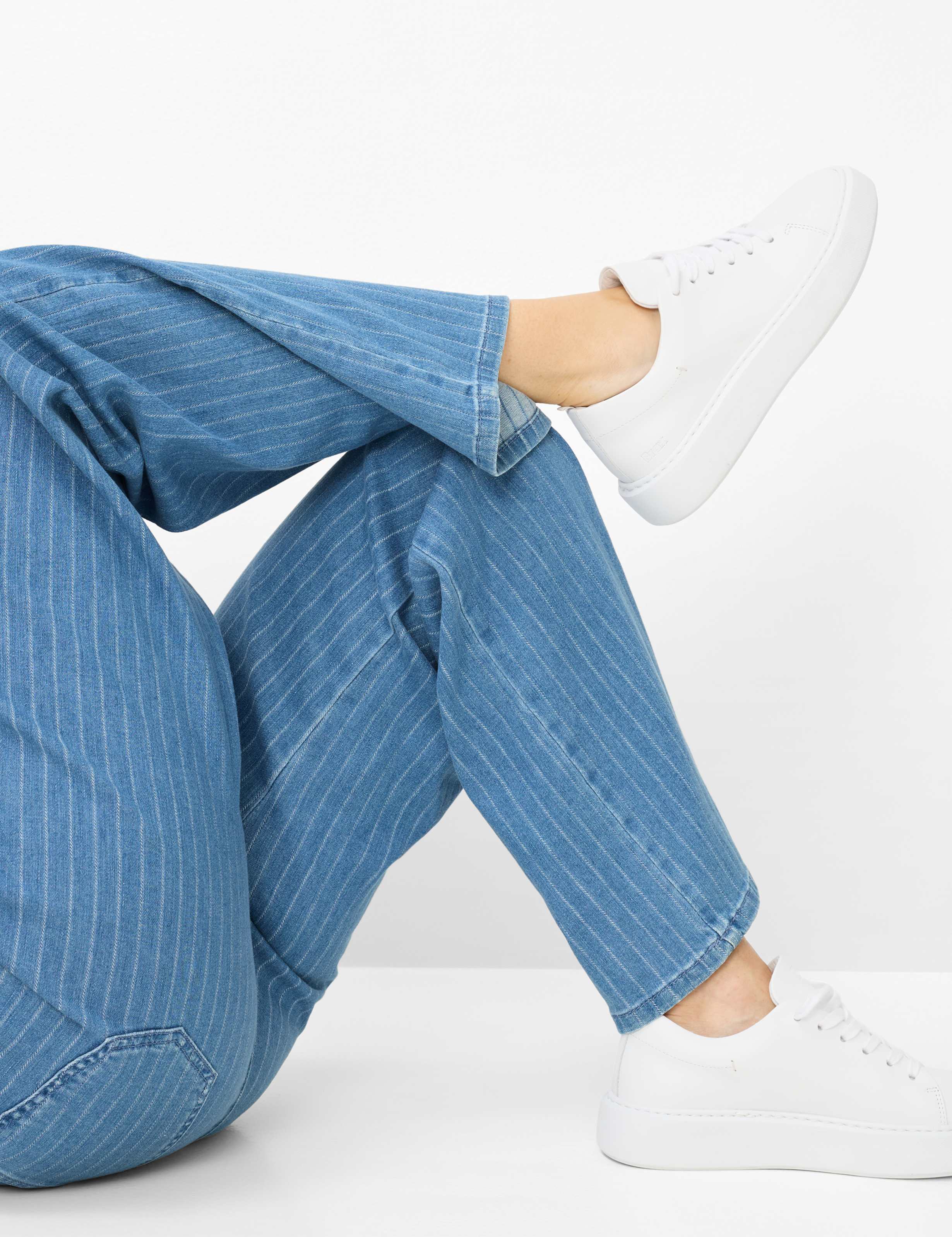 Femme Style LAURA FLARED Denim Bleu Super Slim Fit Détail 1