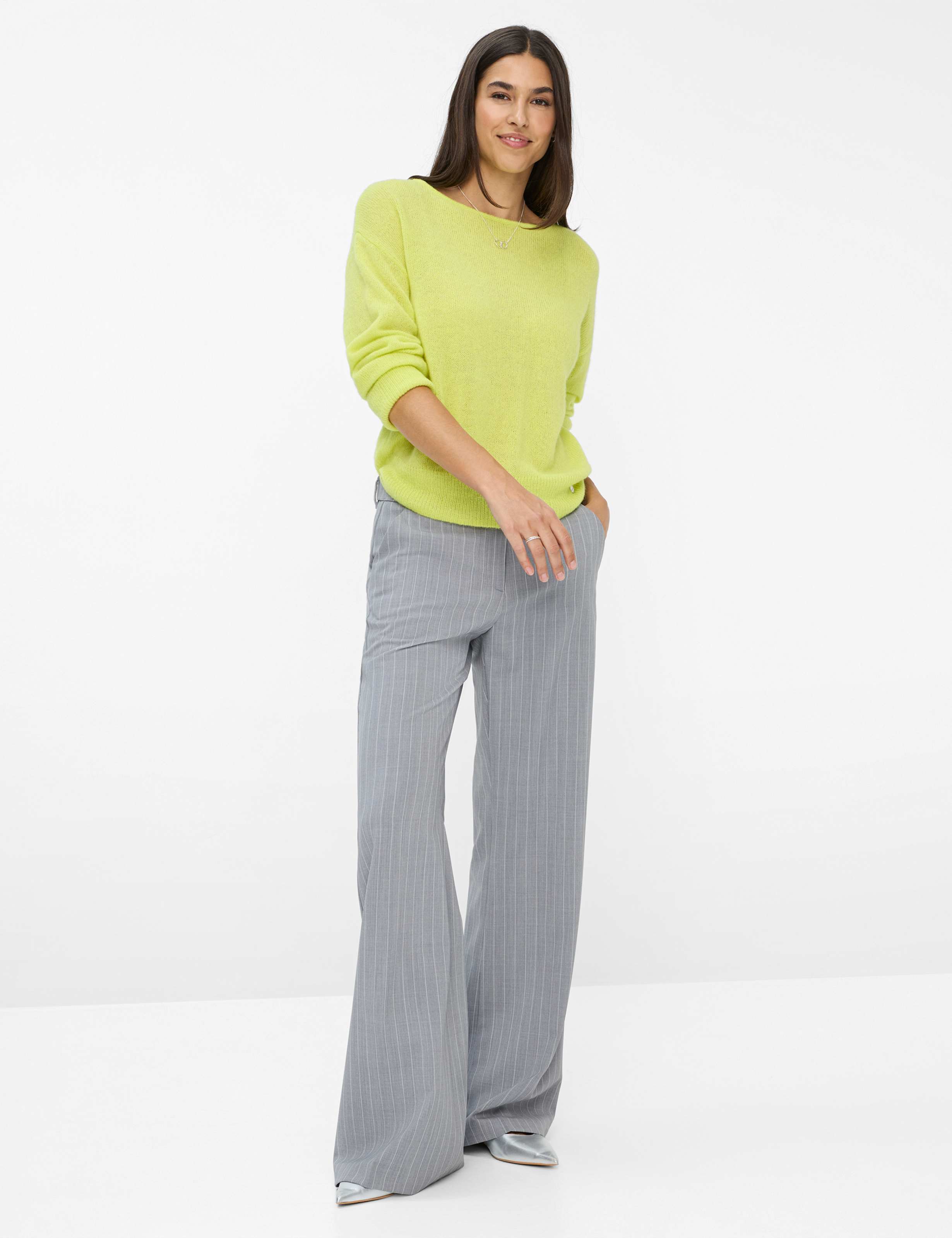 Women Style LISA Light Green  Model Outfit