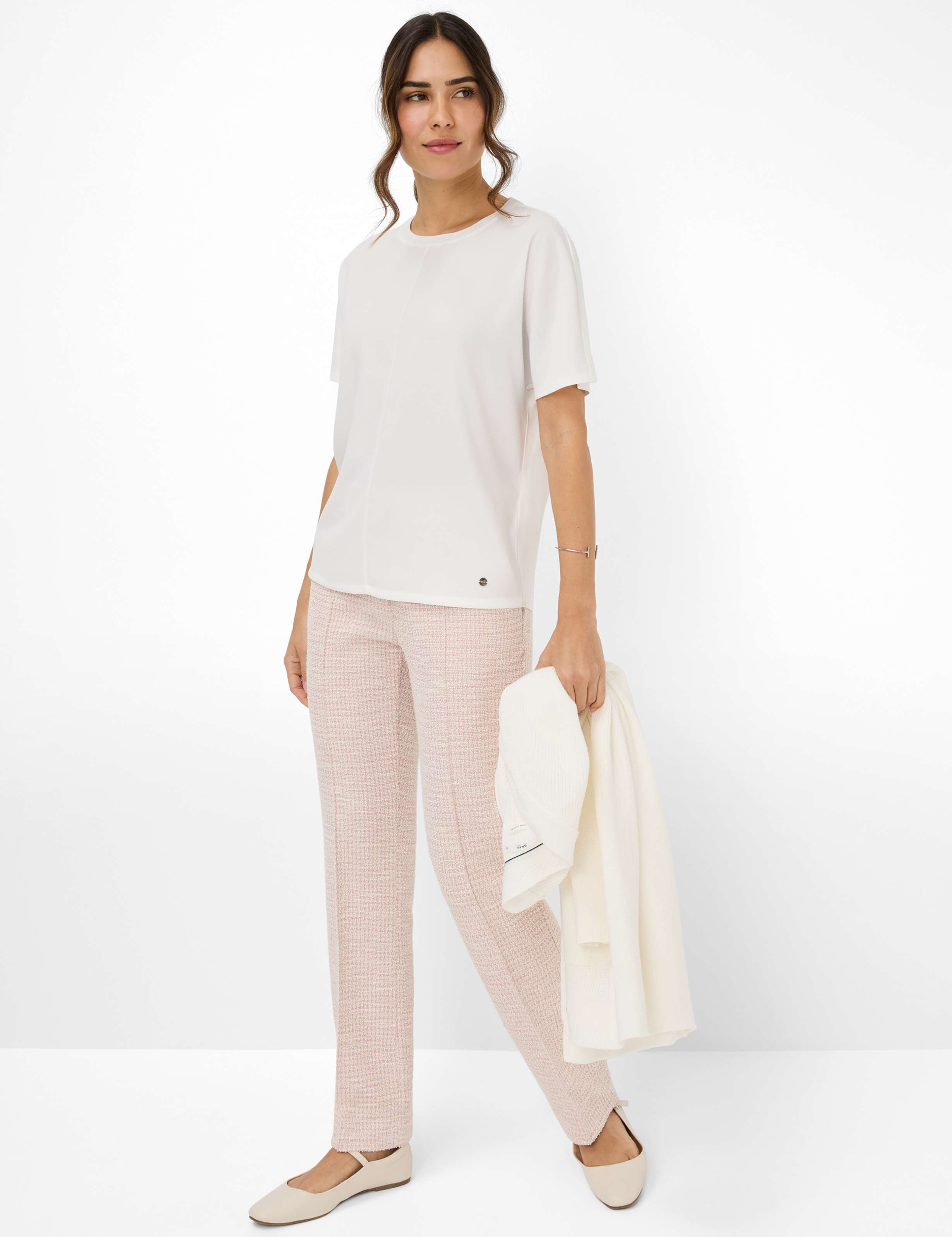Damen Style CAELEN Cremeweiß  Model Outfit