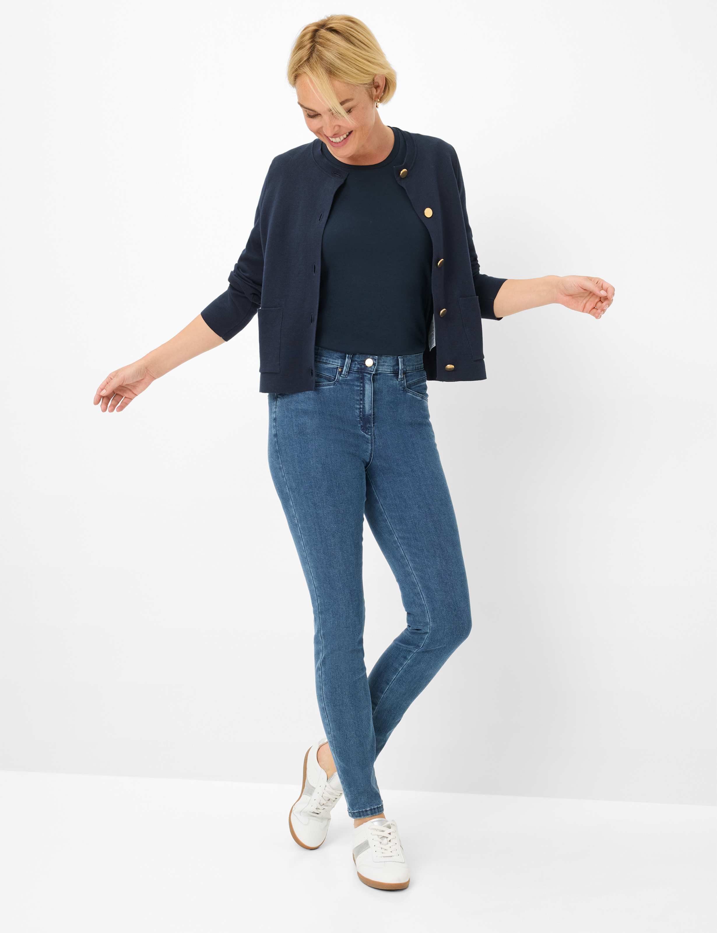 Dames Style LUCA Denim Blauw Super Slim Fit Model outfit