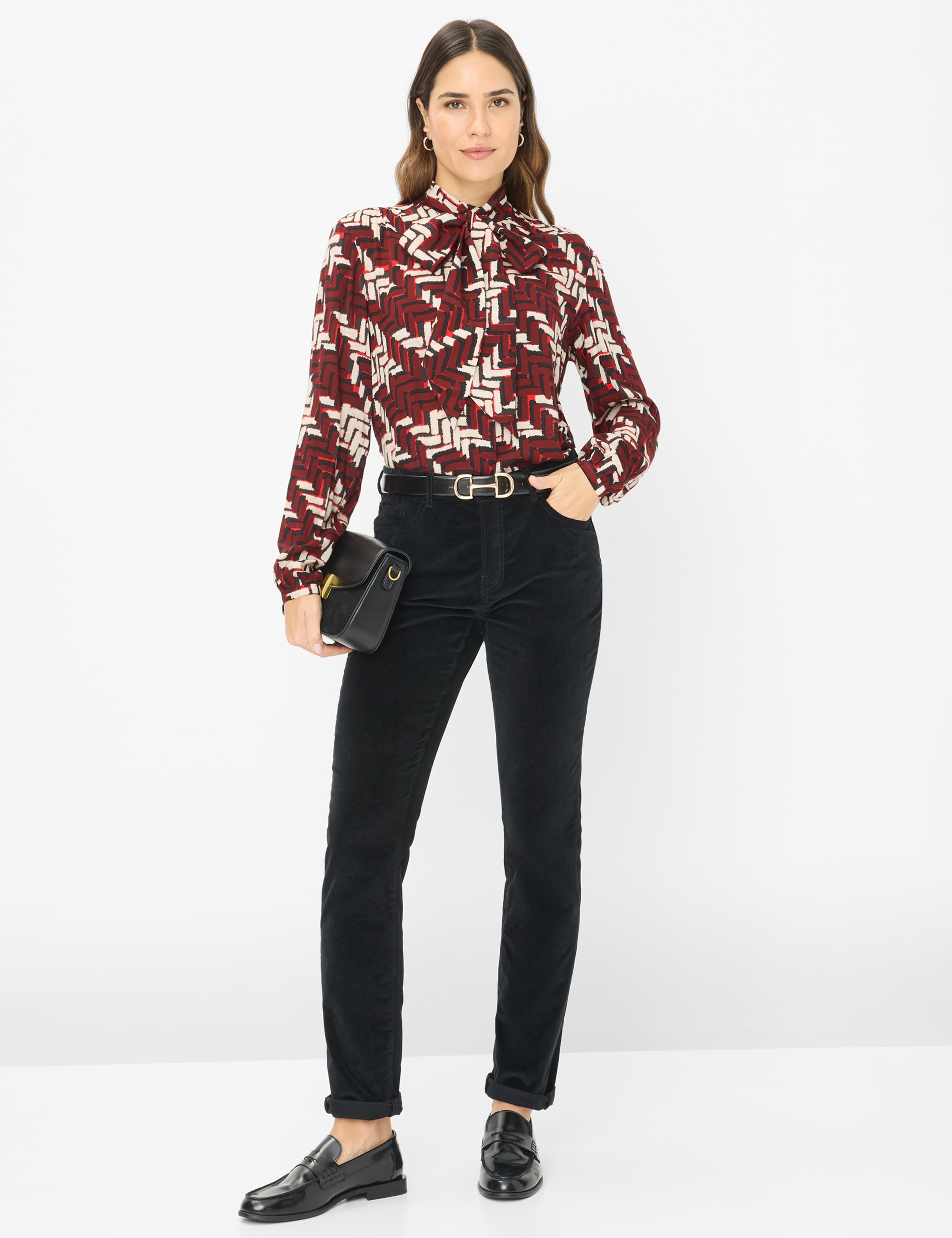 Women Style MARY Black Regular Fit Model Outfit