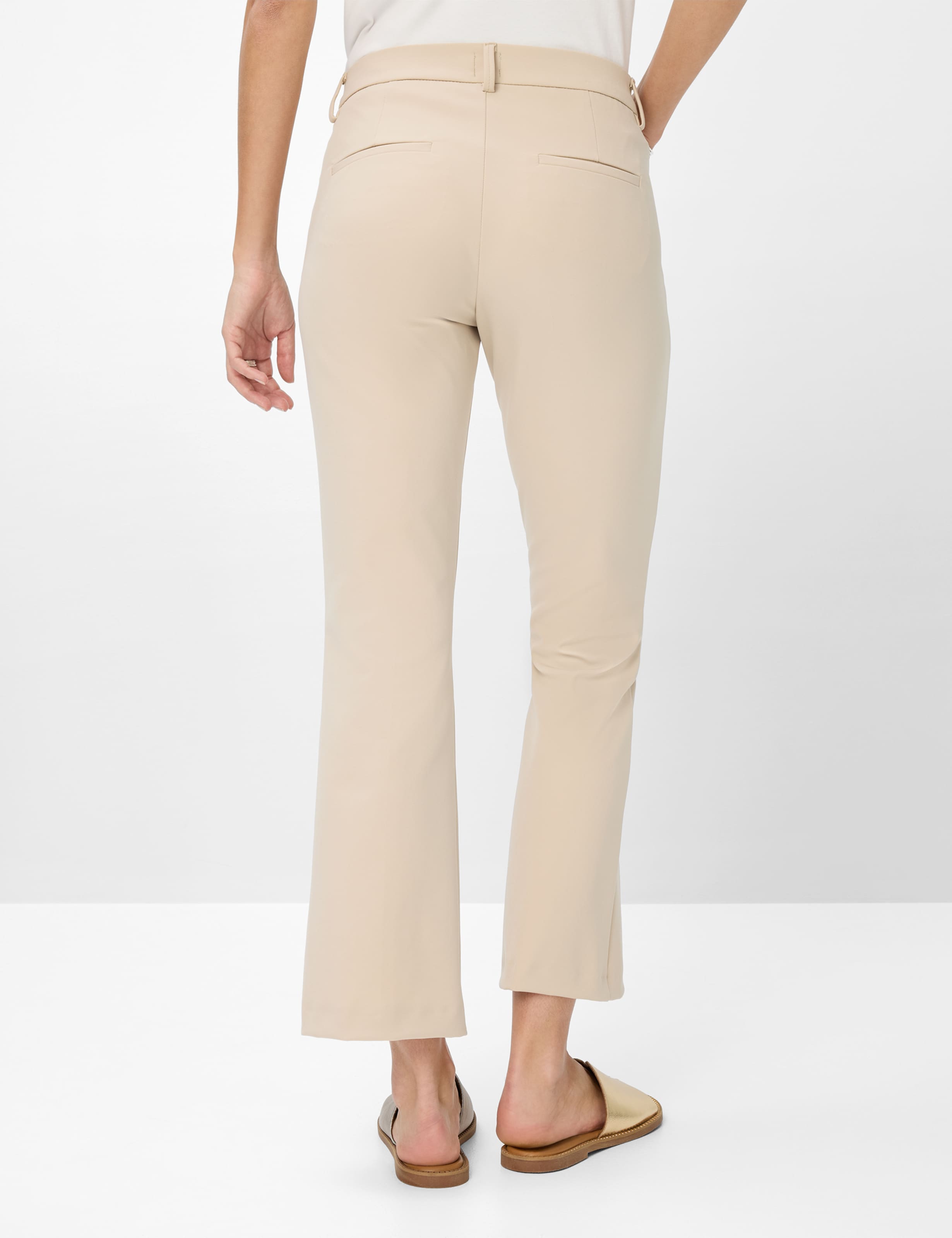 Damen Style SHAKIRA S Beige Slim Fit Model Rueck