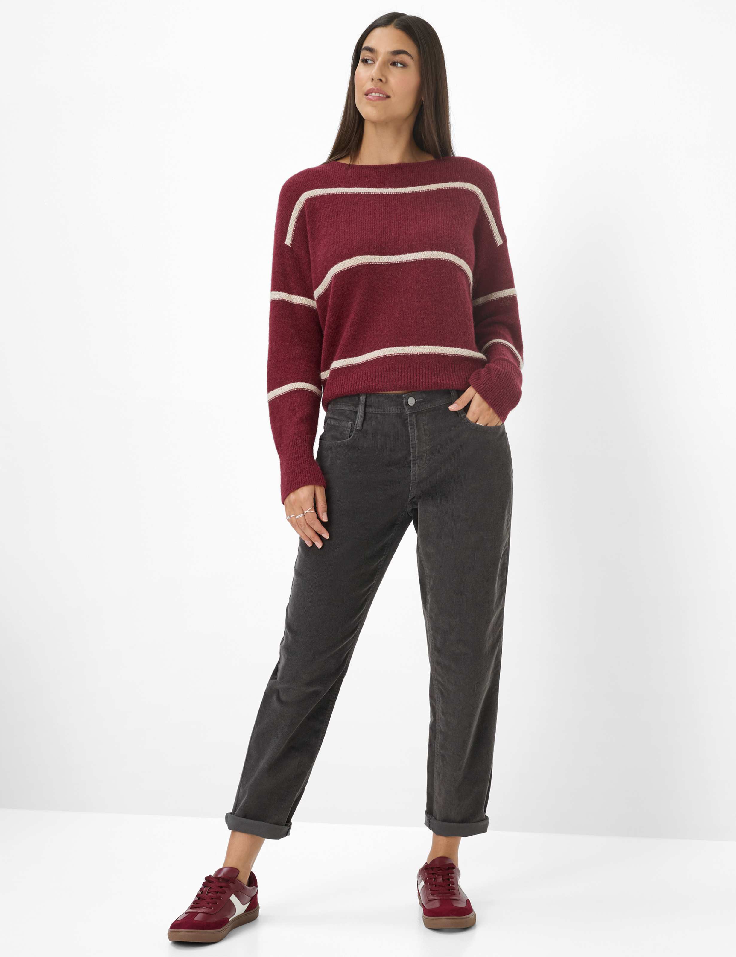 Women Style MILEY S Dark Gray Relaxed Fit Model Outfit