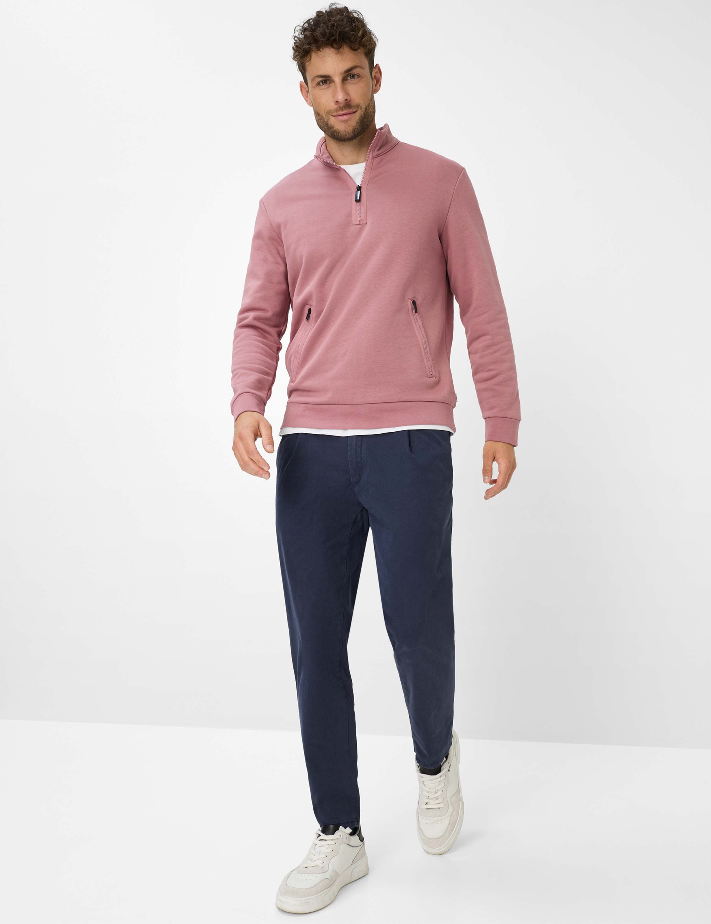 Herren Style TINO Dunkelblau Relaxed Fit Model Outfit
