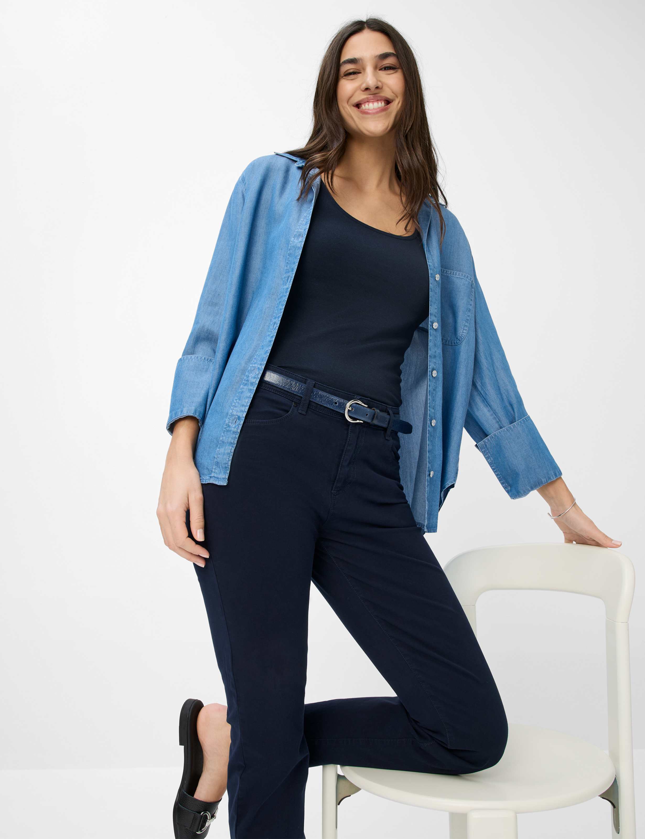 Damen Style SHAKIRA Dunkelblau Slim Fit Detail 1
