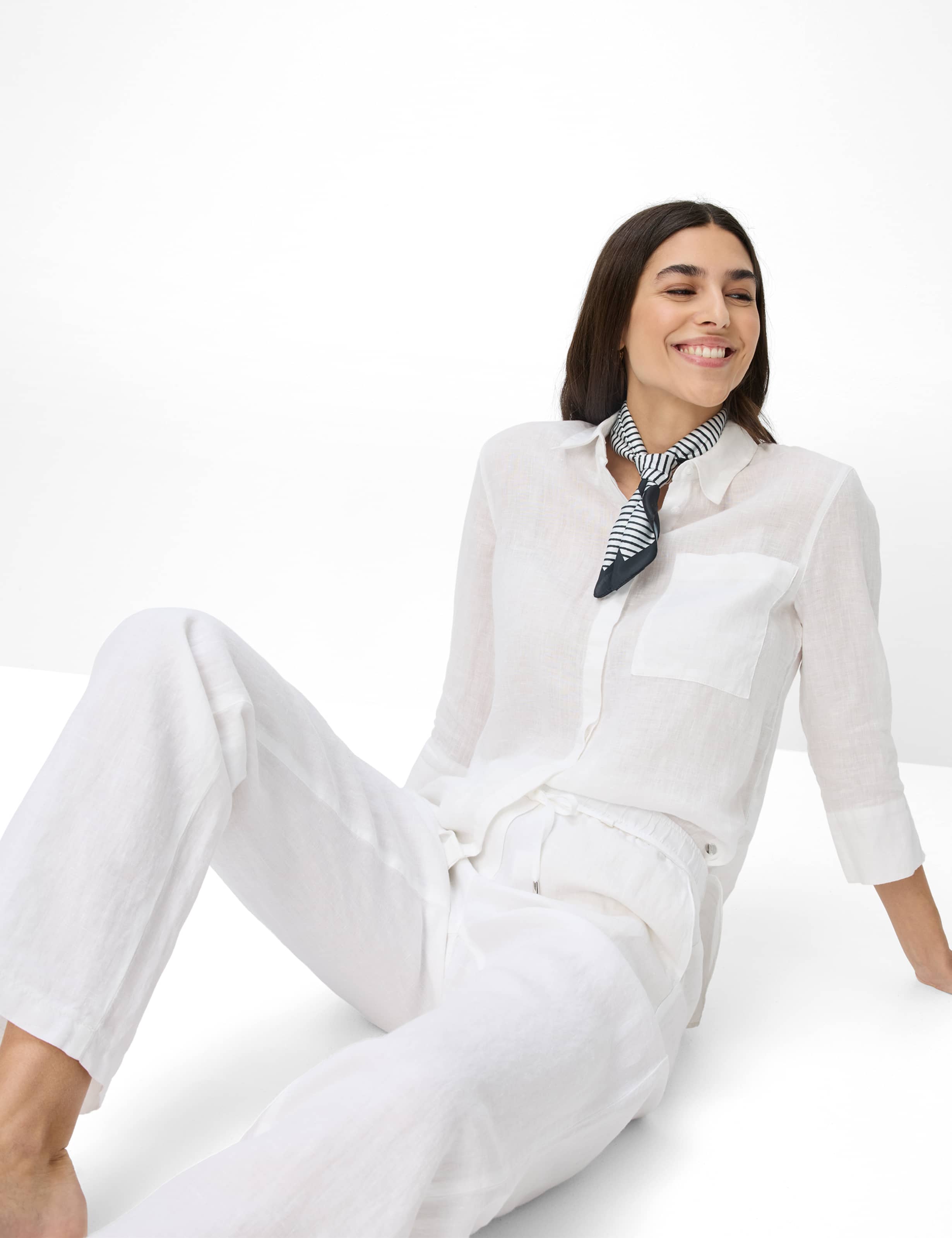Women Style FARINA White Wide Leg Detail 1