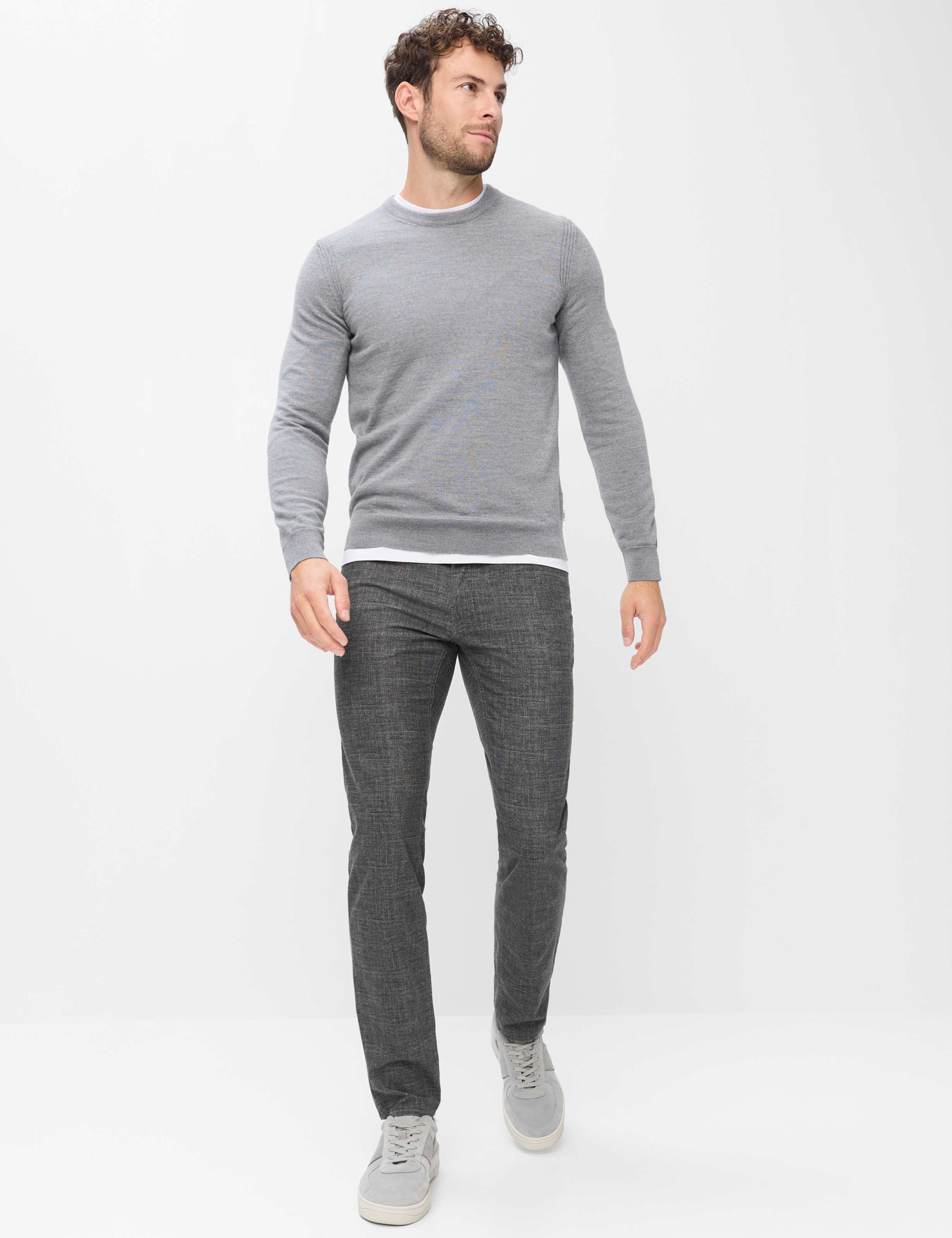 Men Style CHUCK Dark Grey Modern fit Model Outfit