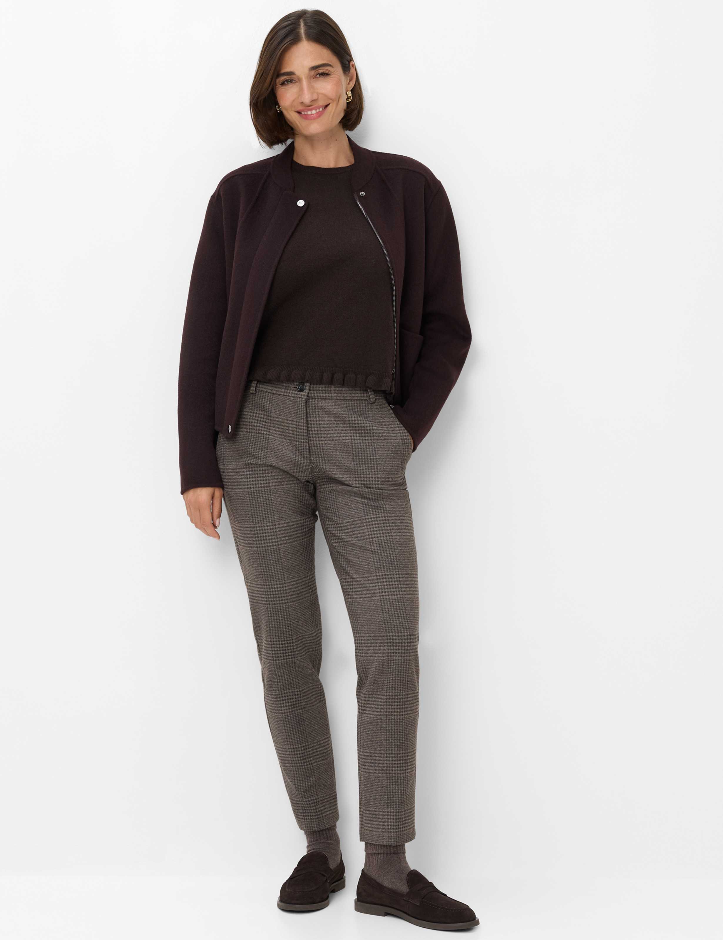 Femme Style MARON S Marron Regular Fit Tenue du mannequin
