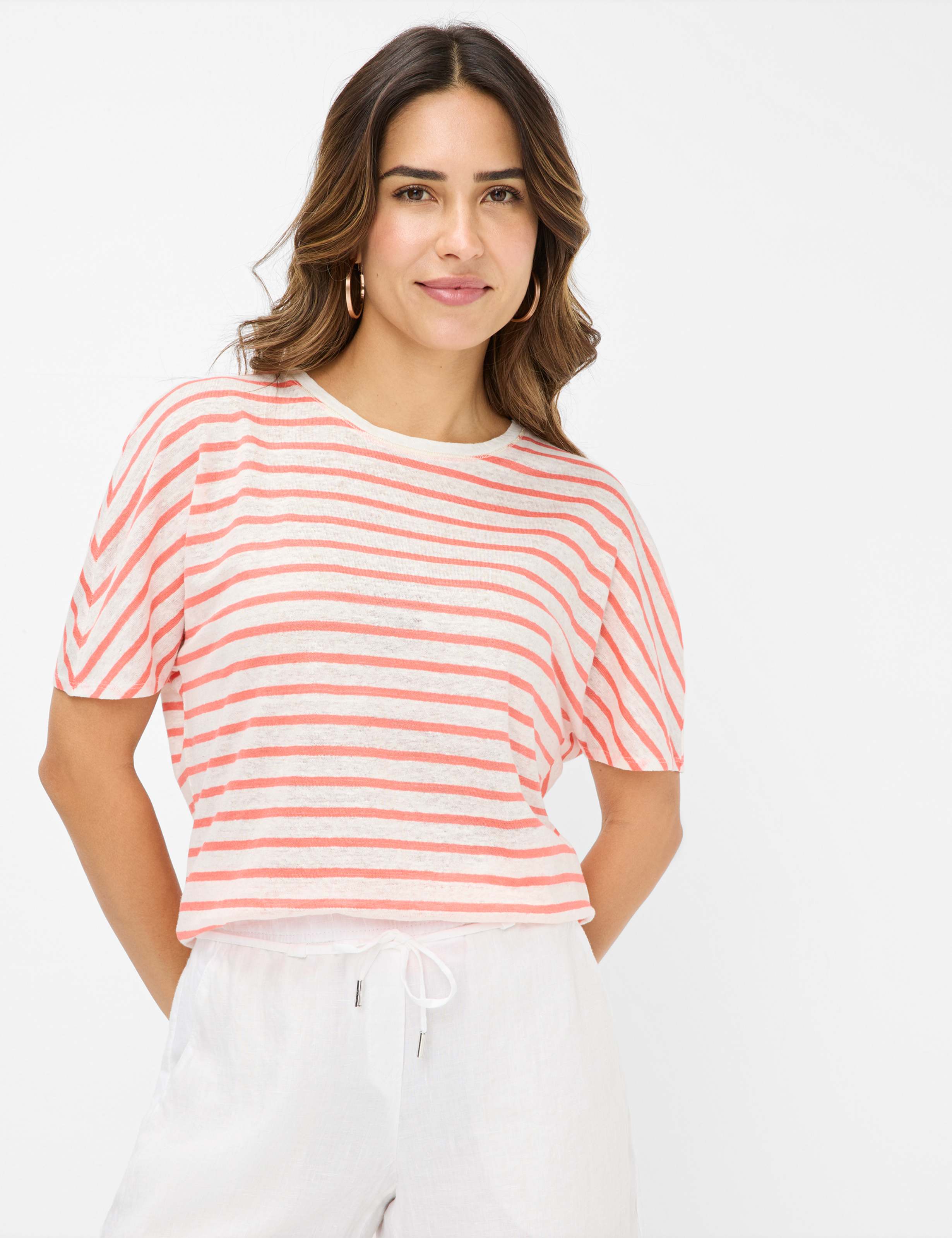 Shades of red, Women, Style CAELEN, MODEL_FRONT_ISHOP