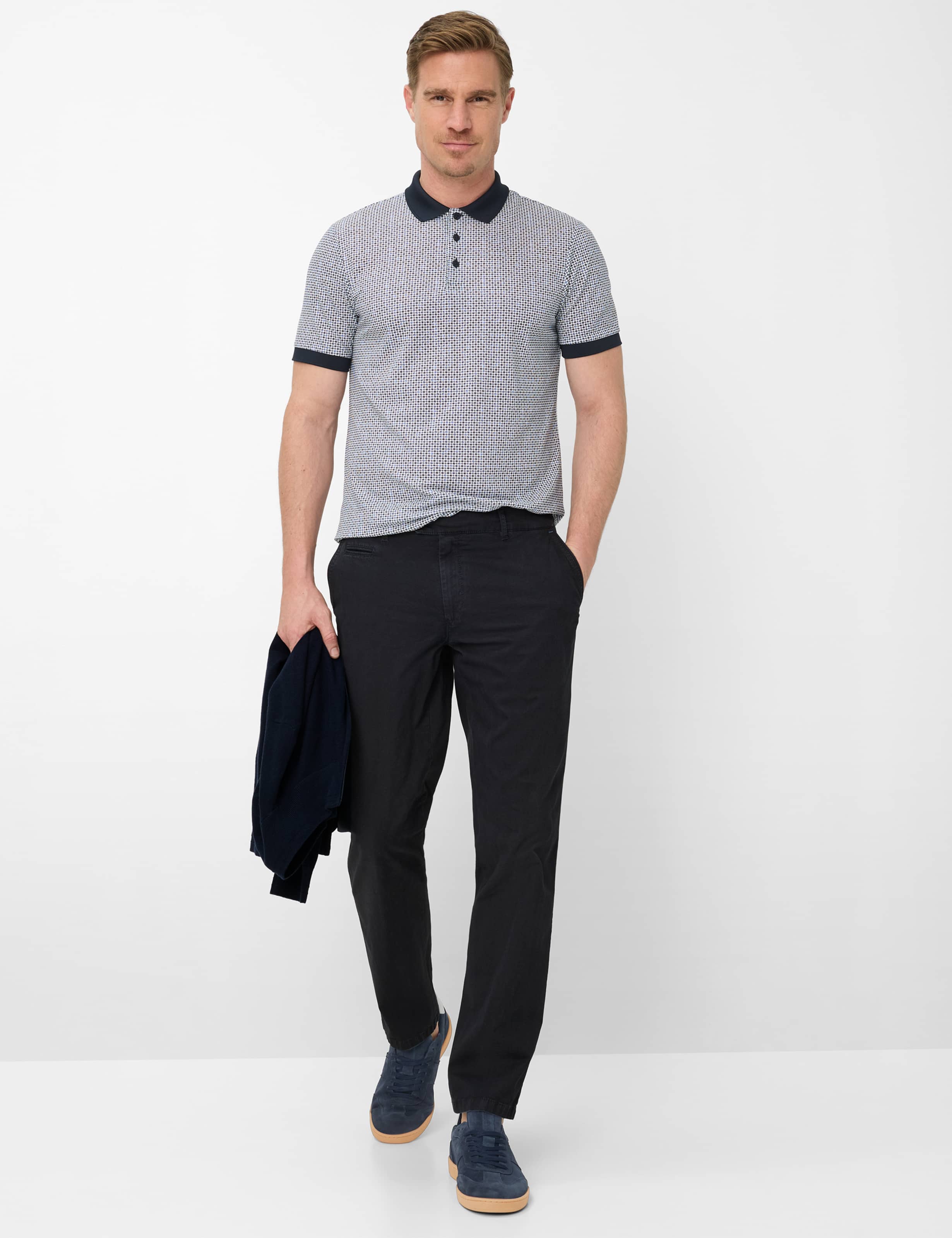 Homme Style EVEREST Bleu Foncé Regular Fit Tenue du mannequin