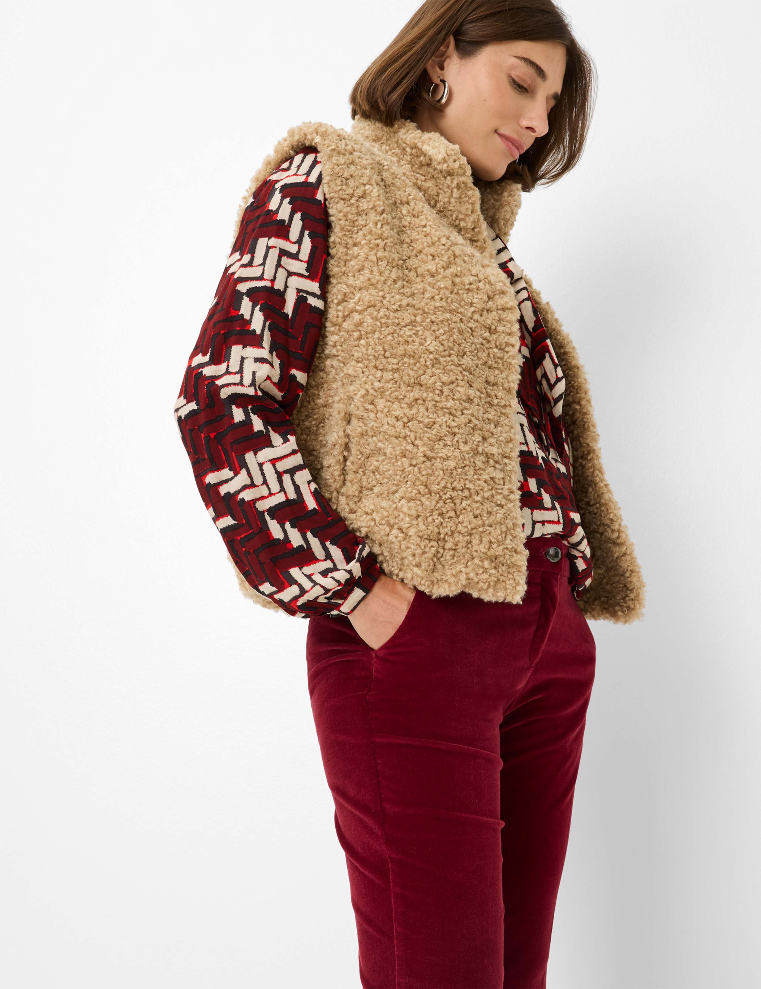 Women Style MARON S Dark Red Regular Fit Detail 1