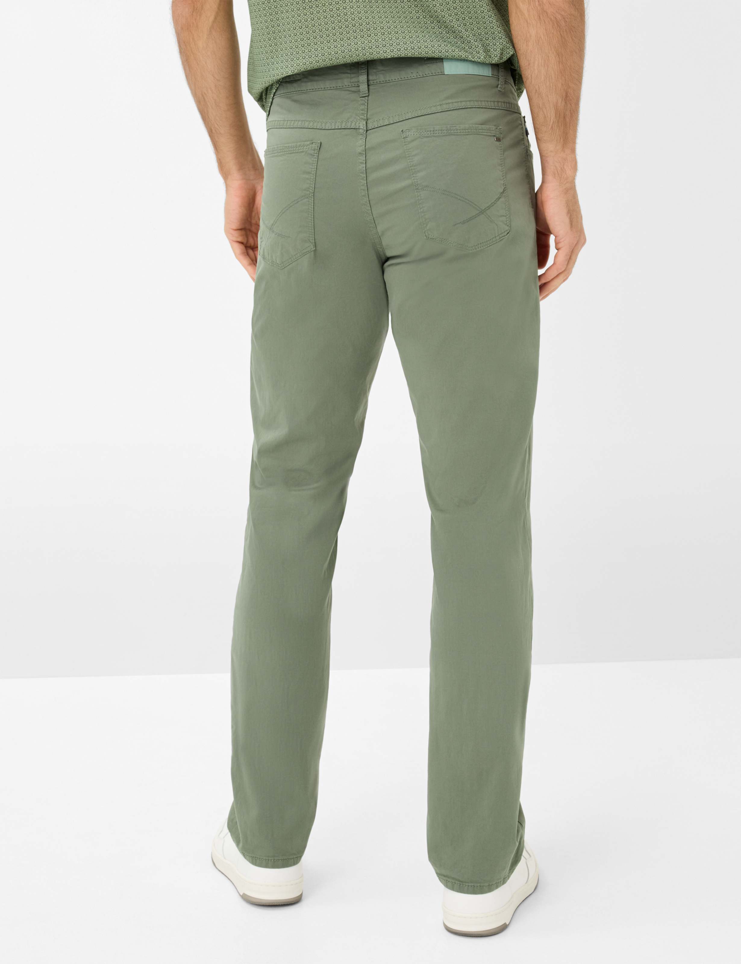 Herren Style COOPER Grün Regular Fit Model Rueck