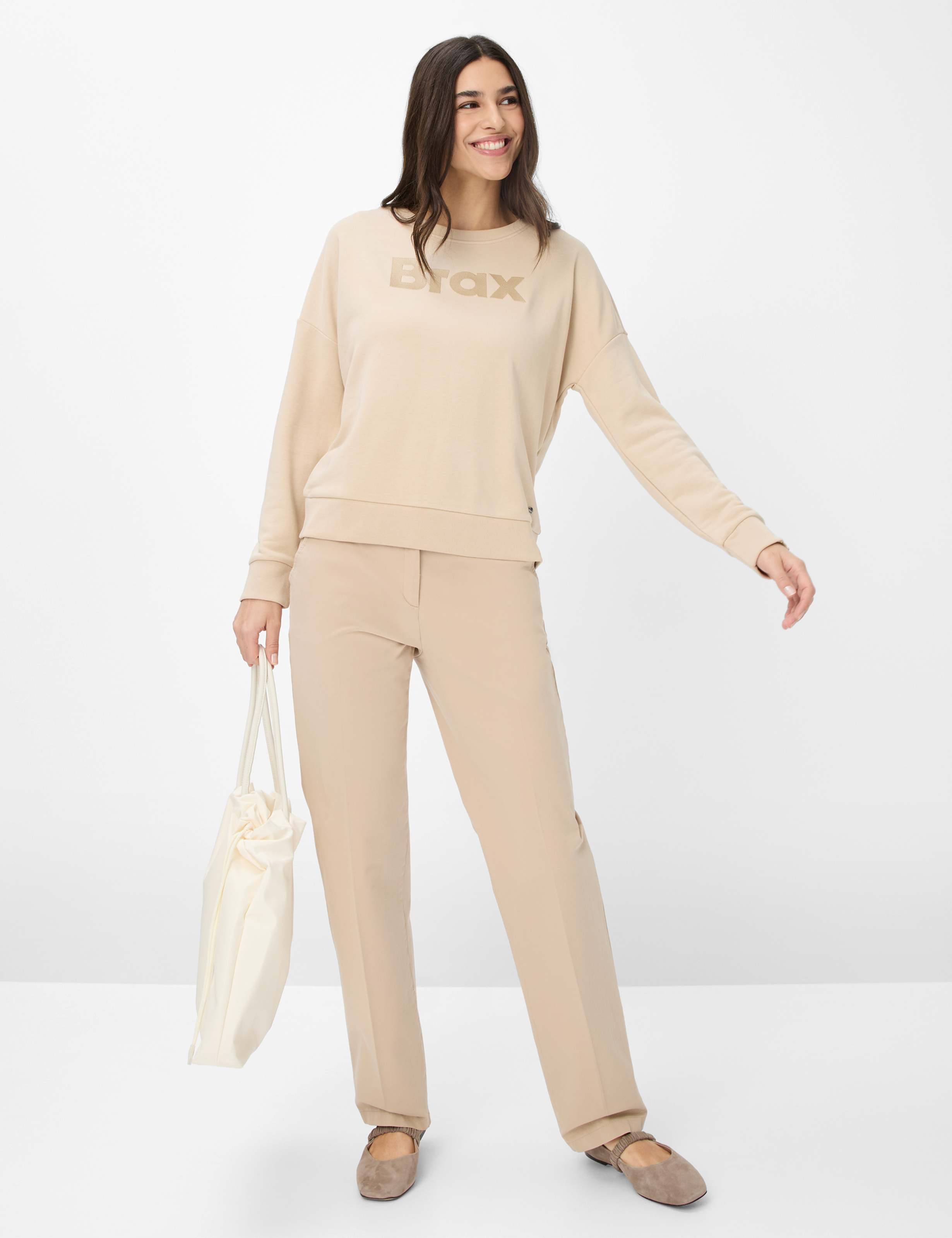 Damen Style BONA Beige  Model Outfit