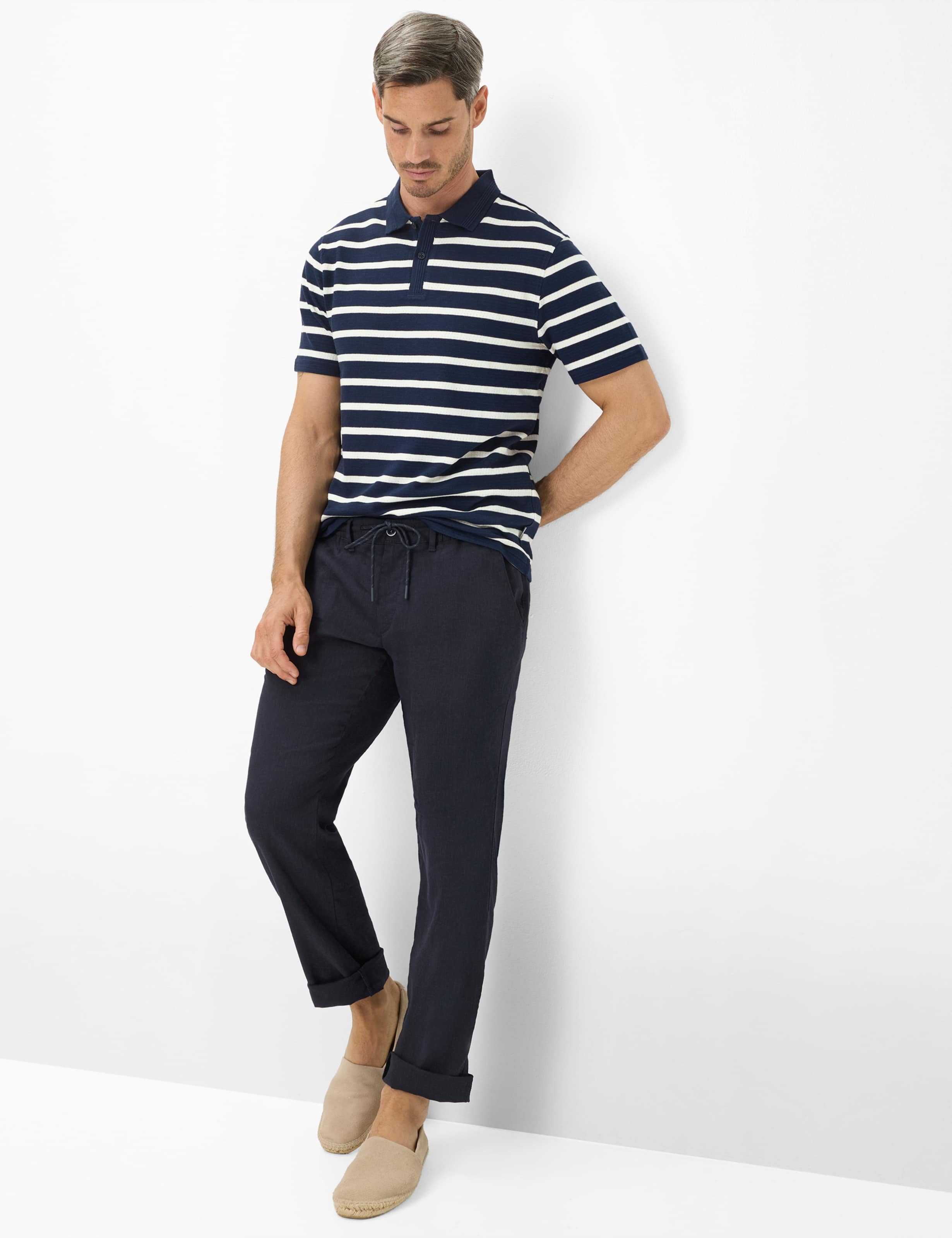 Herren Style TILL Dunkelblau Regular Fit Model Outfit