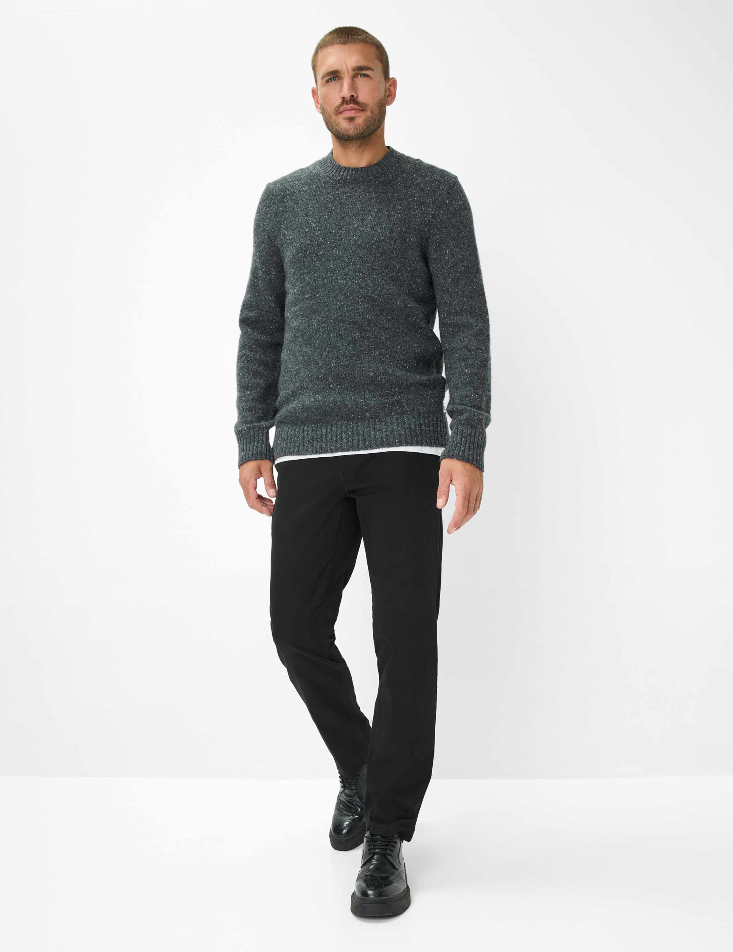 Herren Style EVEREST Schwarz Regular Fit Model Outfit