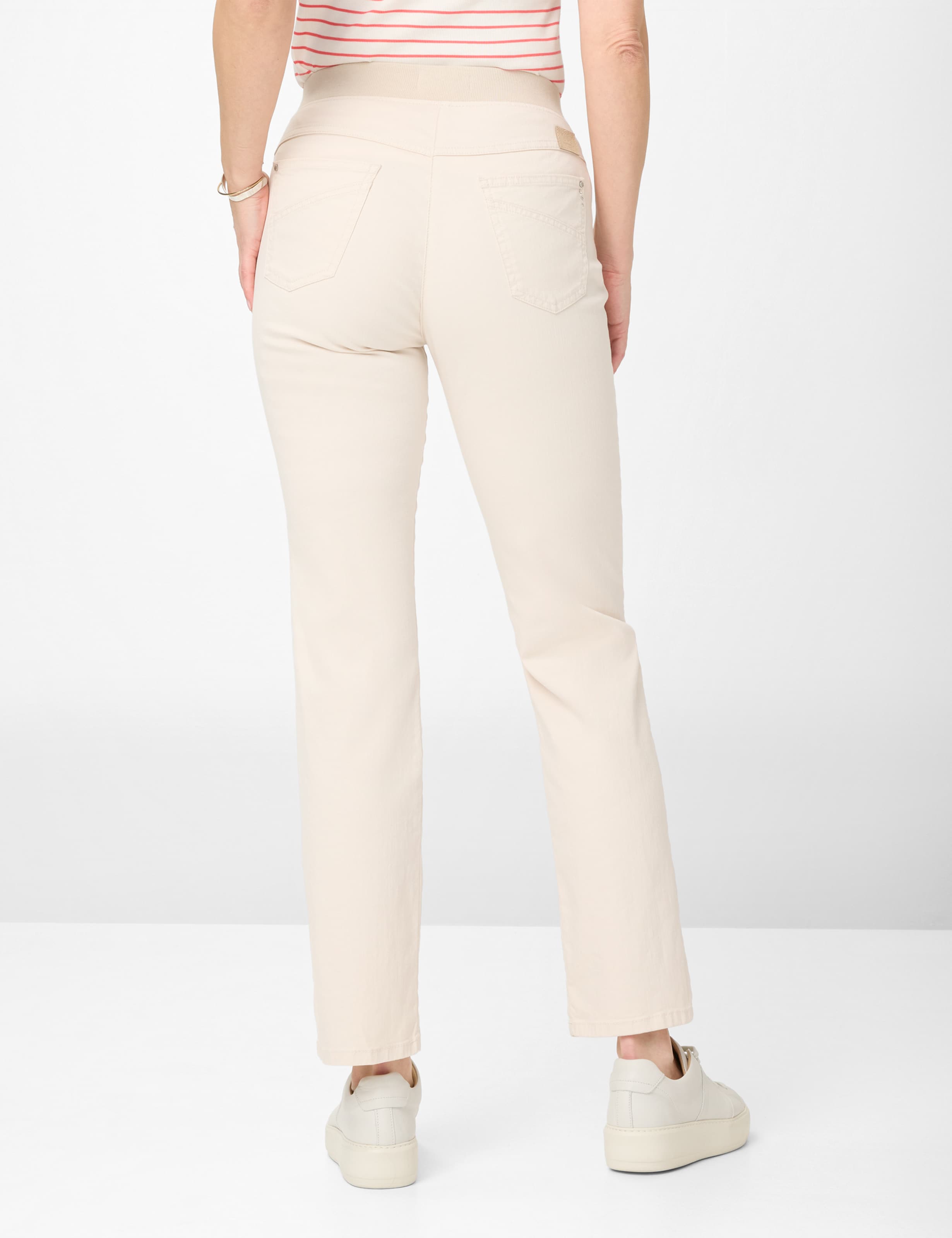 Dame Style CARINA Cream White Comfort Plus Fit Model ryg