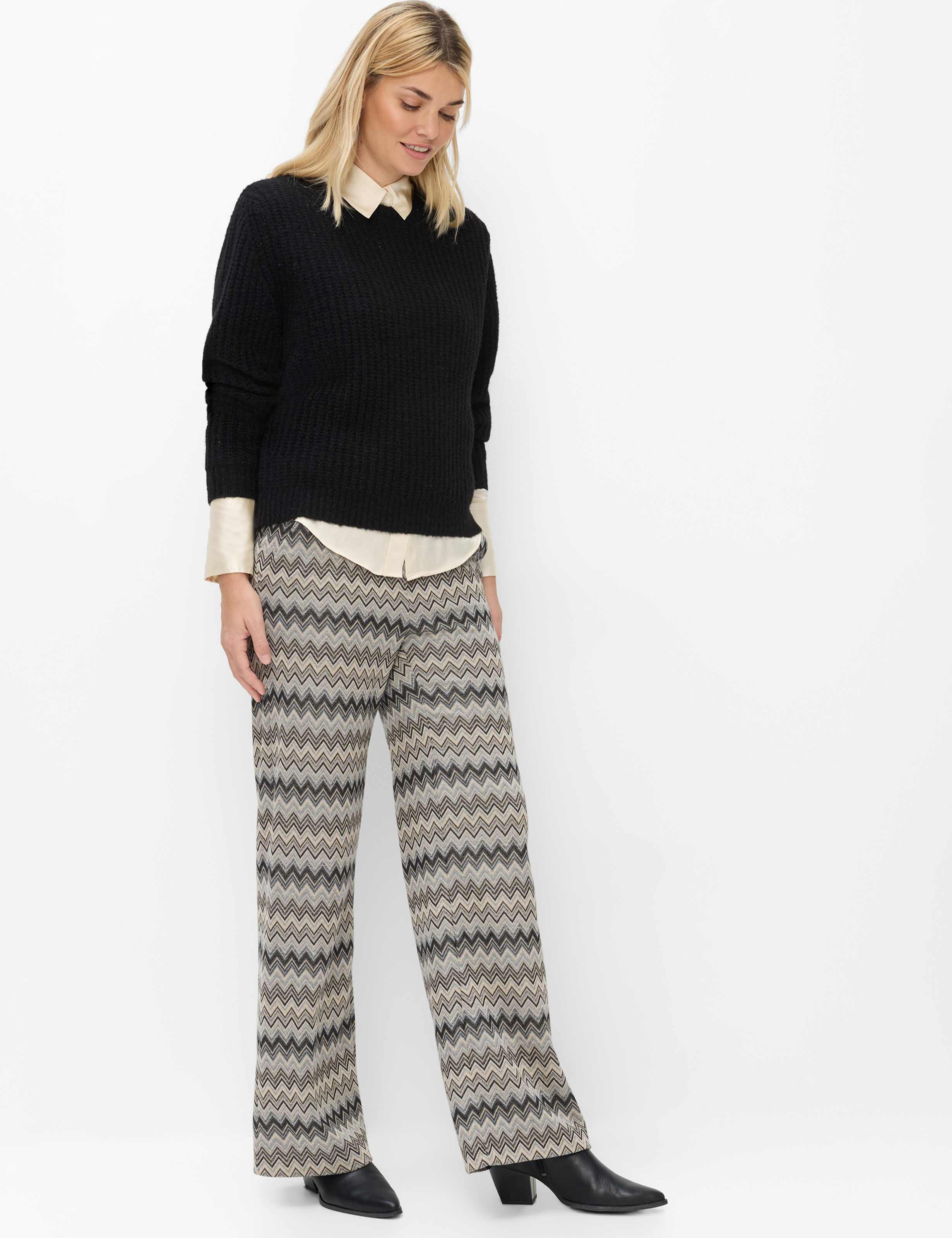 Femme Style LESLEY Noir  Tenue du mannequin