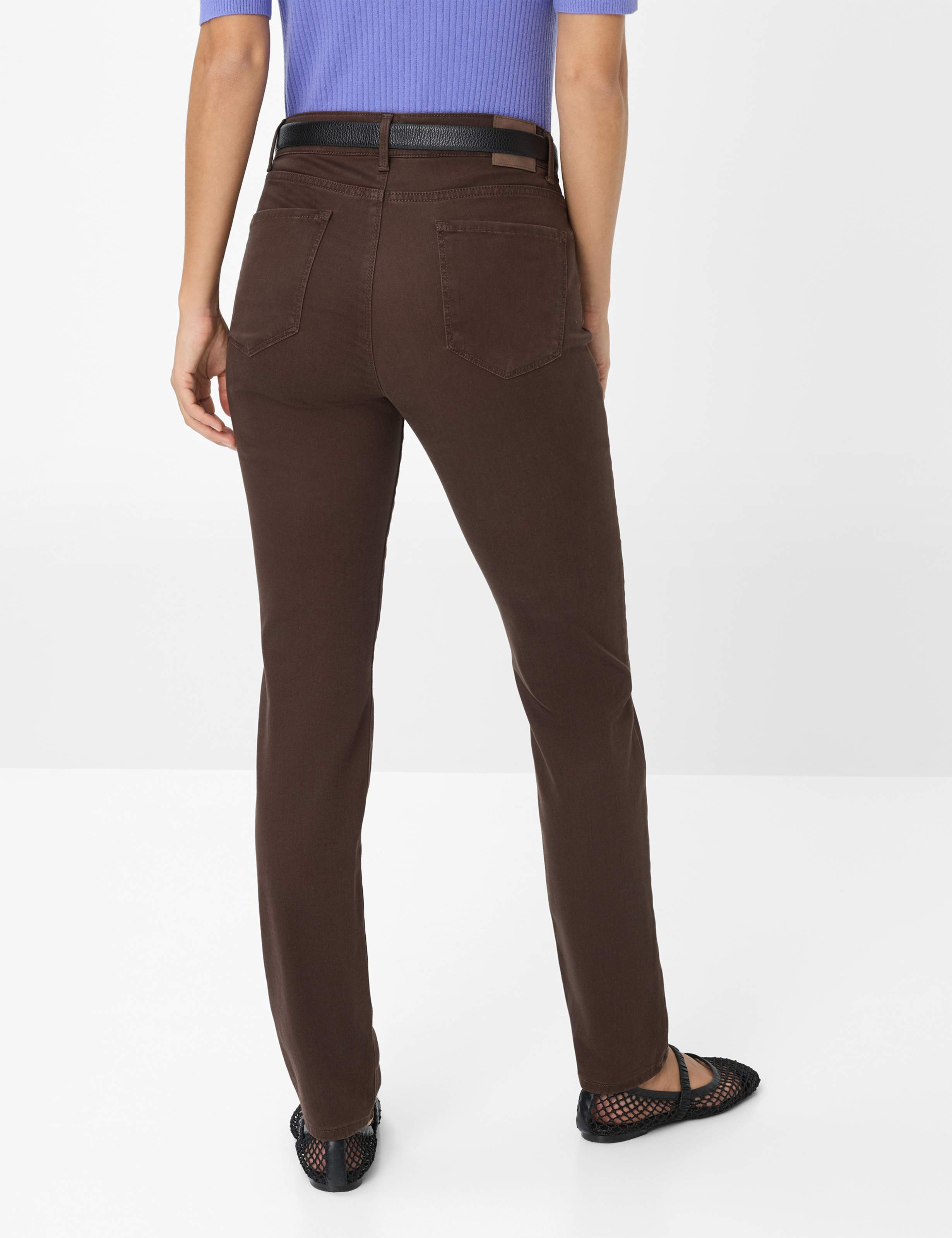 Damen Style SHAKIRA Perma Braun Slim Fit Model Rueck