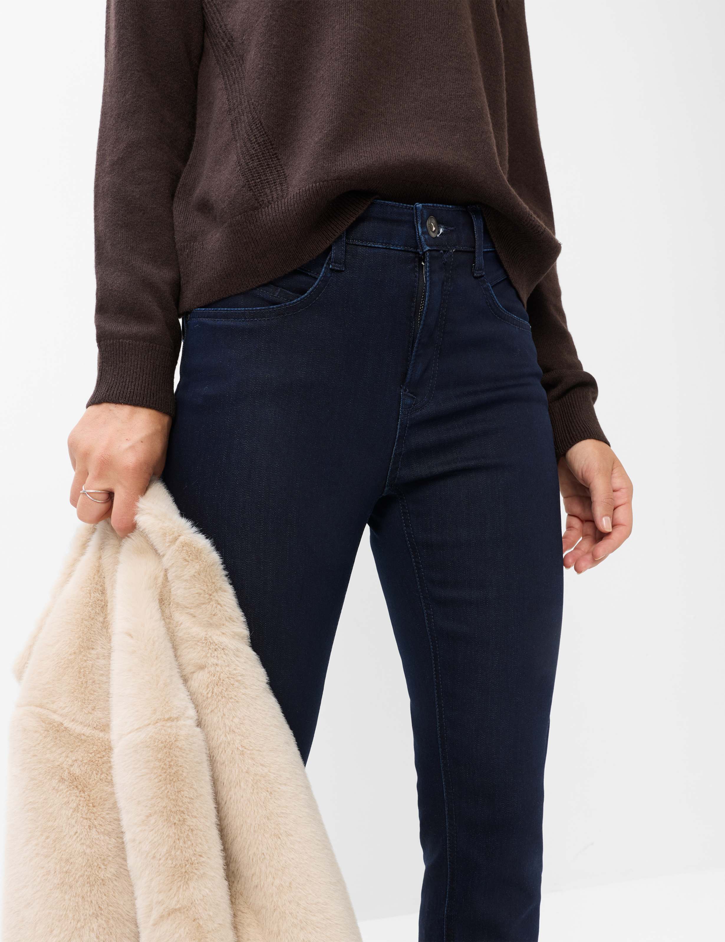 Femme Style MARY Denim Bleu Foncé Regular Fit Détail 1