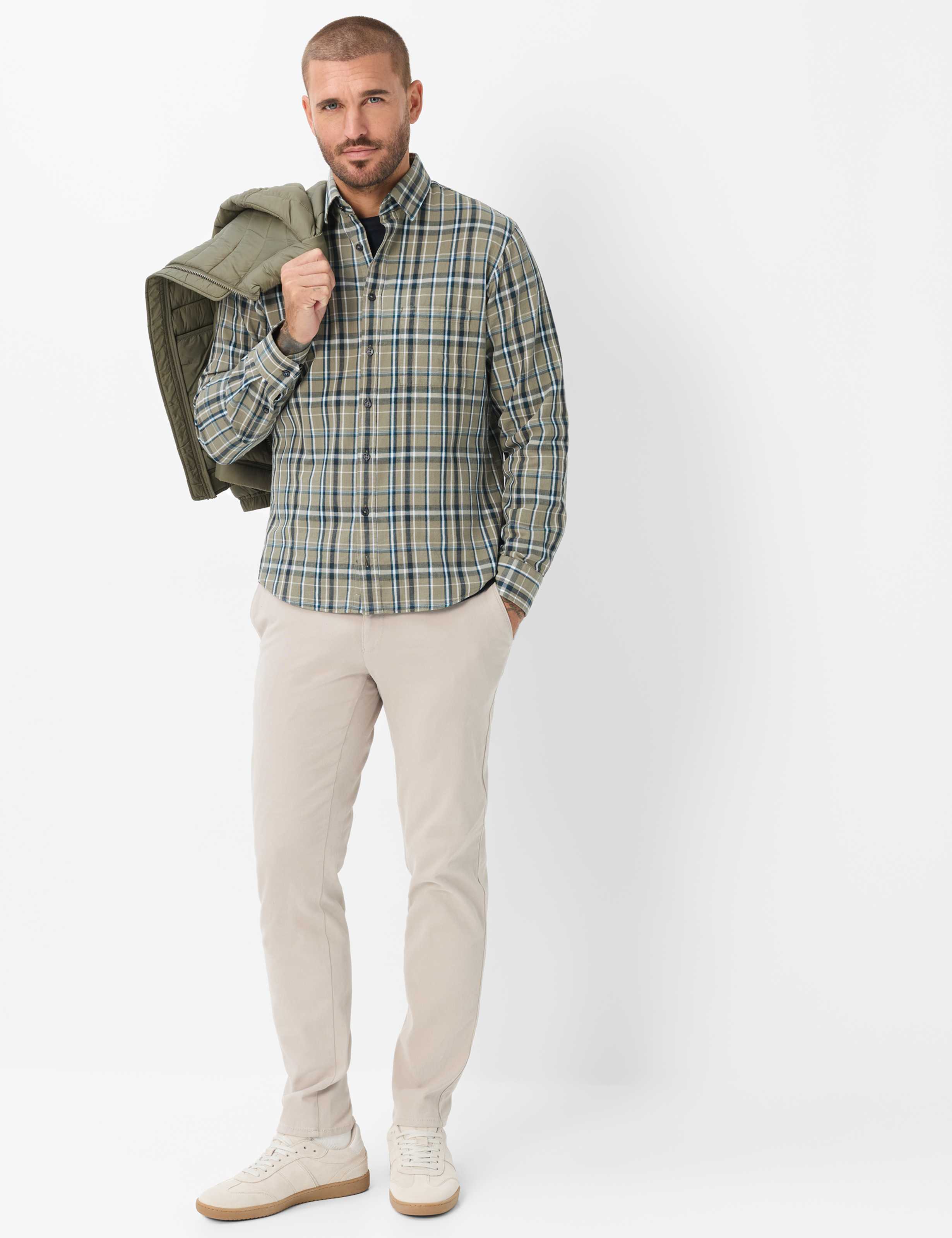 Herren Style KAY Grün - Oliv  Model Outfit
