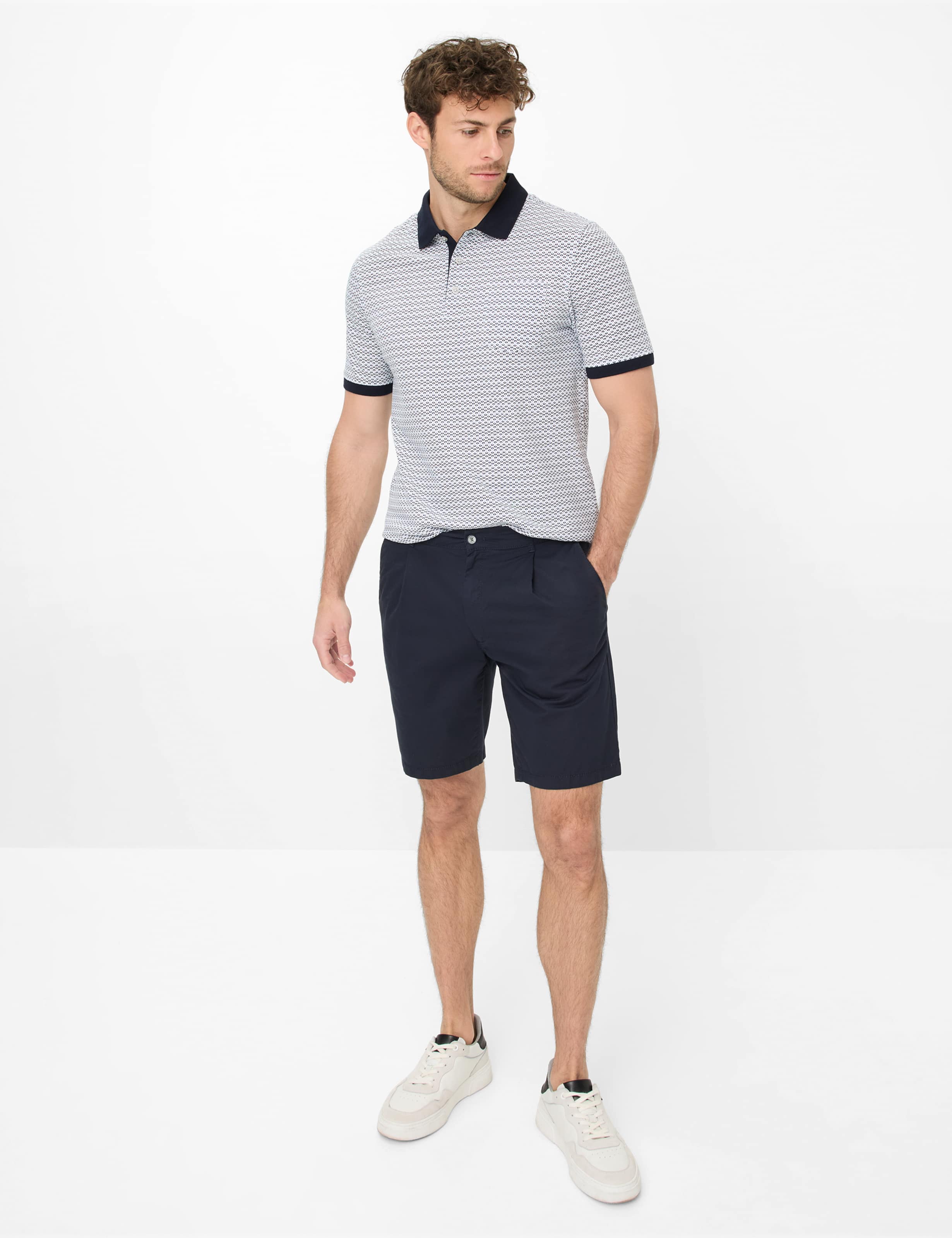 Herren Style TINO Dunkelblau Relaxed Fit Model Outfit