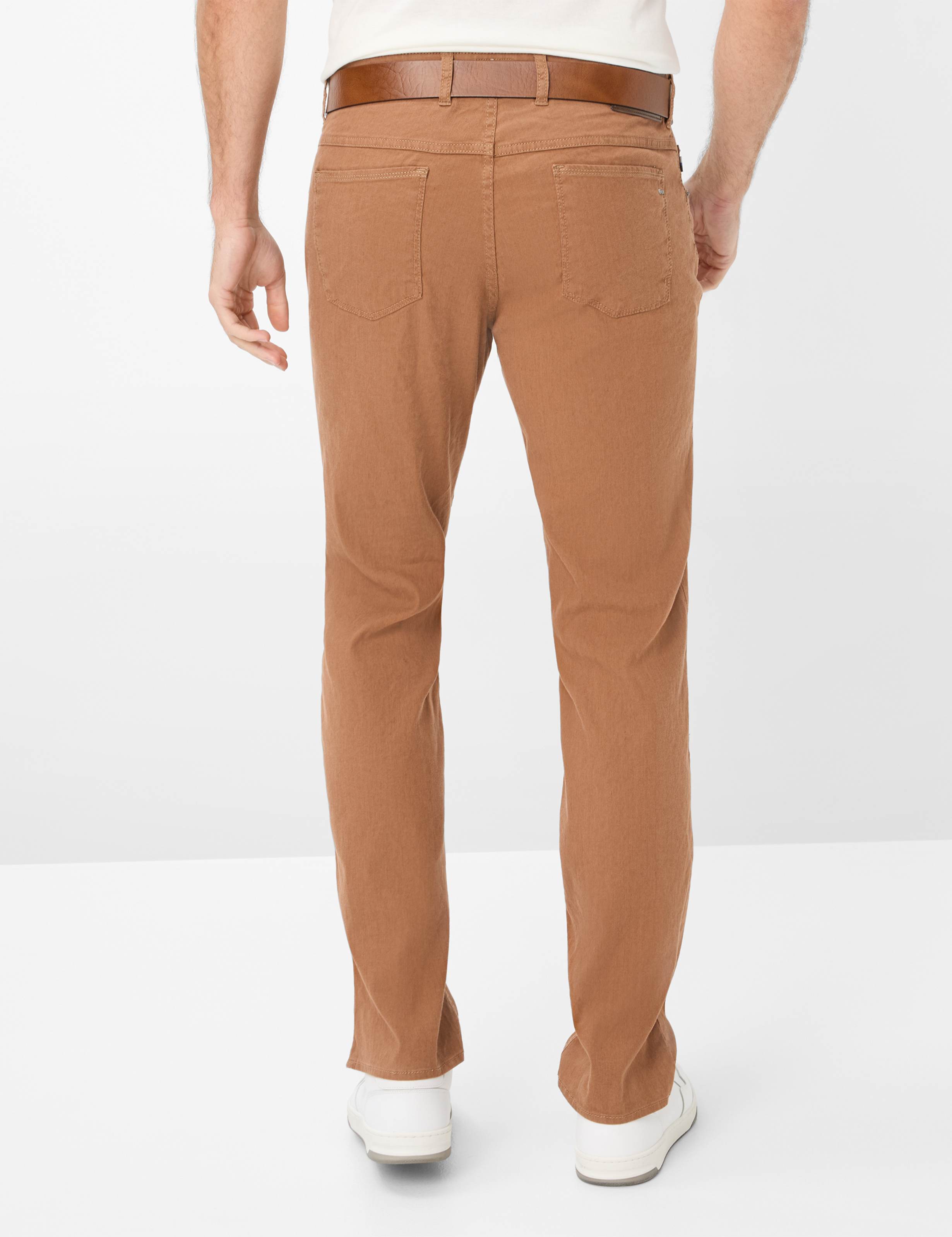 Herren Style COOPER Braun Regular Fit Model Rueck