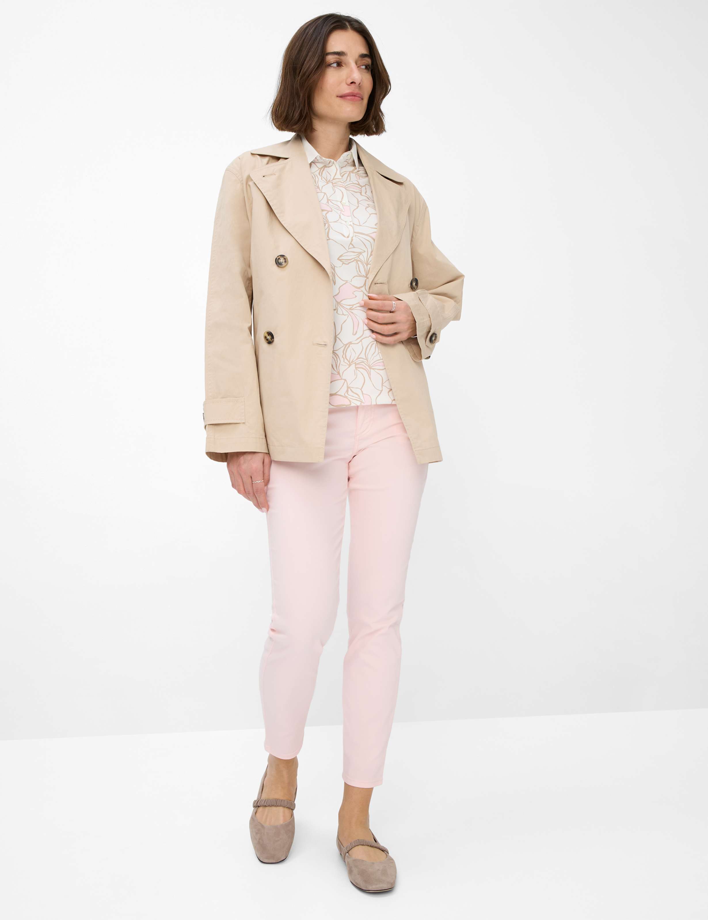 Femme Style SHAKIRA S Denim Rose Slim Fit Tenue du mannequin