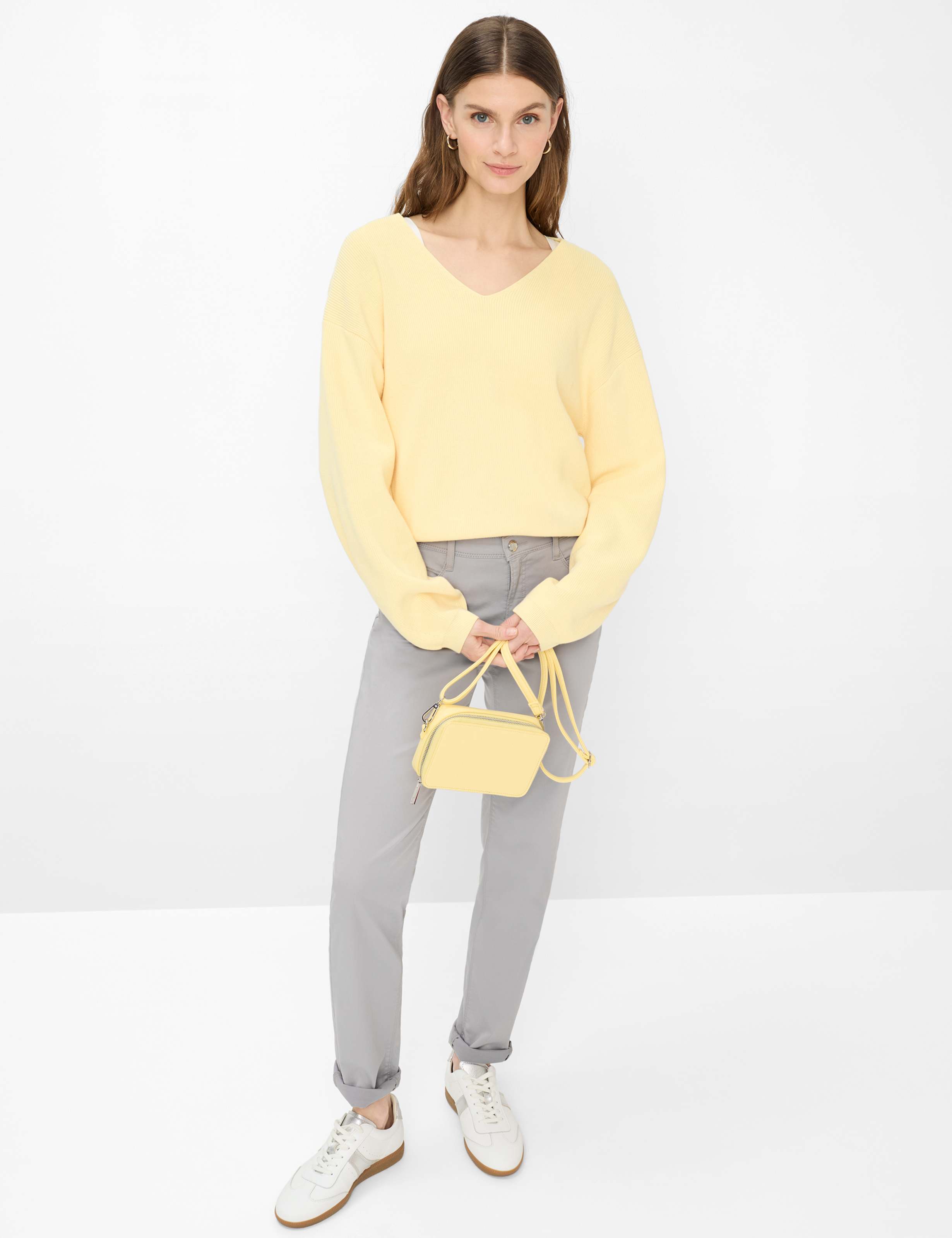 Women Style MARY Light Gray Regular Fit Model Outfit