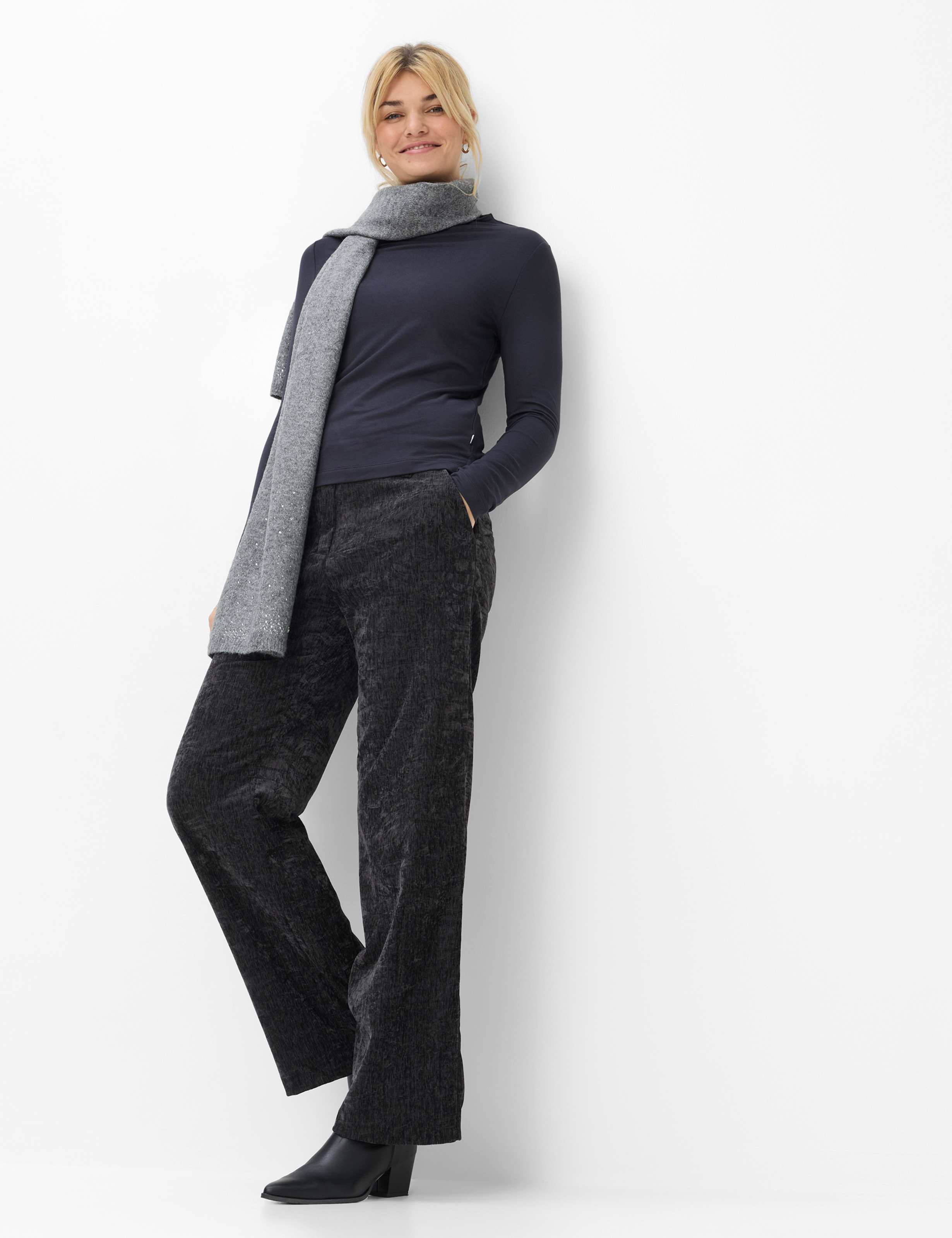 Damen Style CARINA L Dunkelgrau  Model Outfit