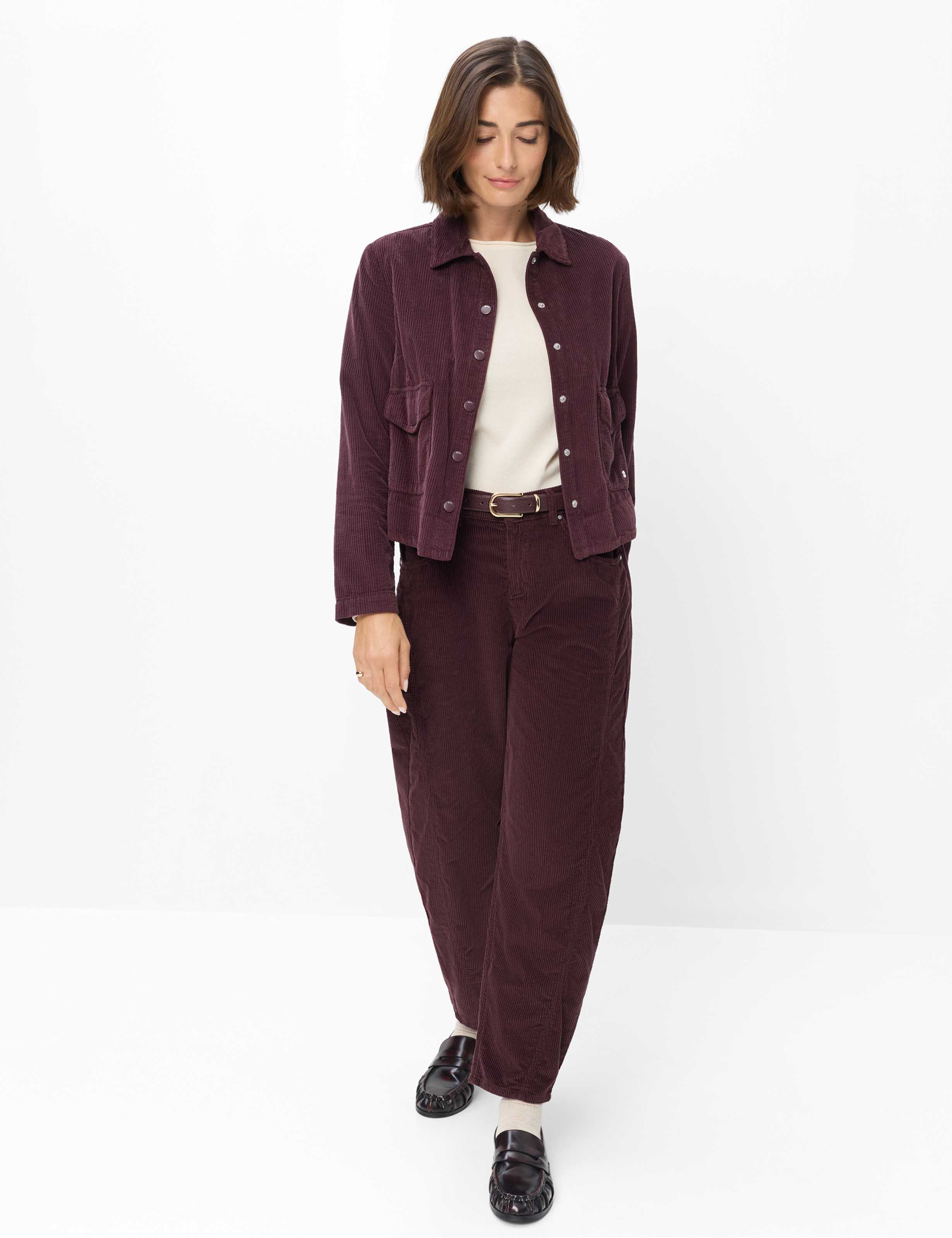 Femme Style MEGAN S Violette Foncé Barrel Fit Tenue du mannequin