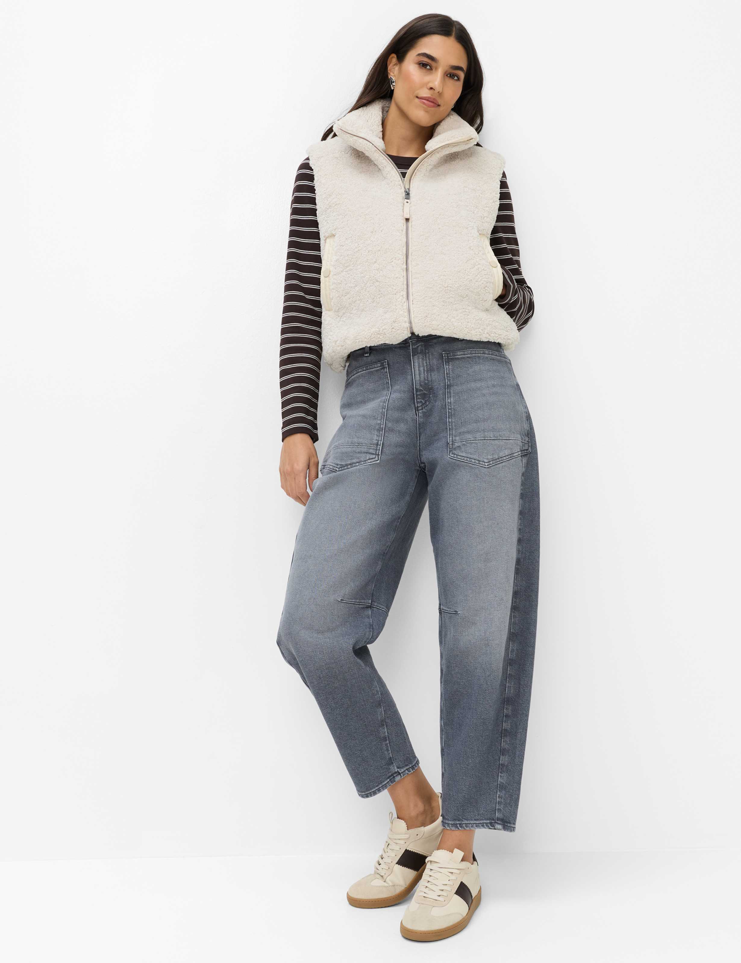 Femme Style YUNA Blanc Crème  Tenue du mannequin