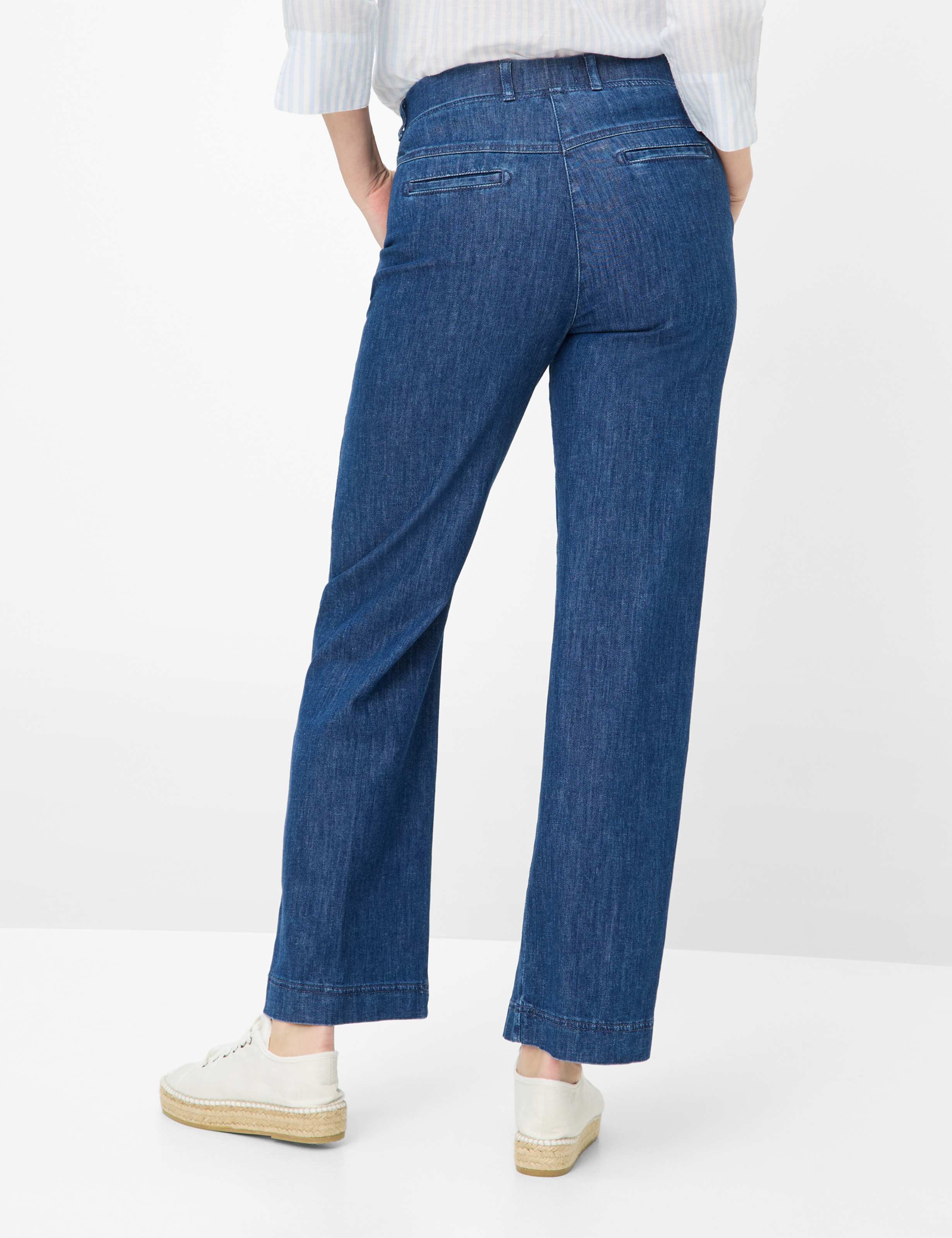 Damen Style PAM FLARED Denim Blau Slim Fit Model Rueck