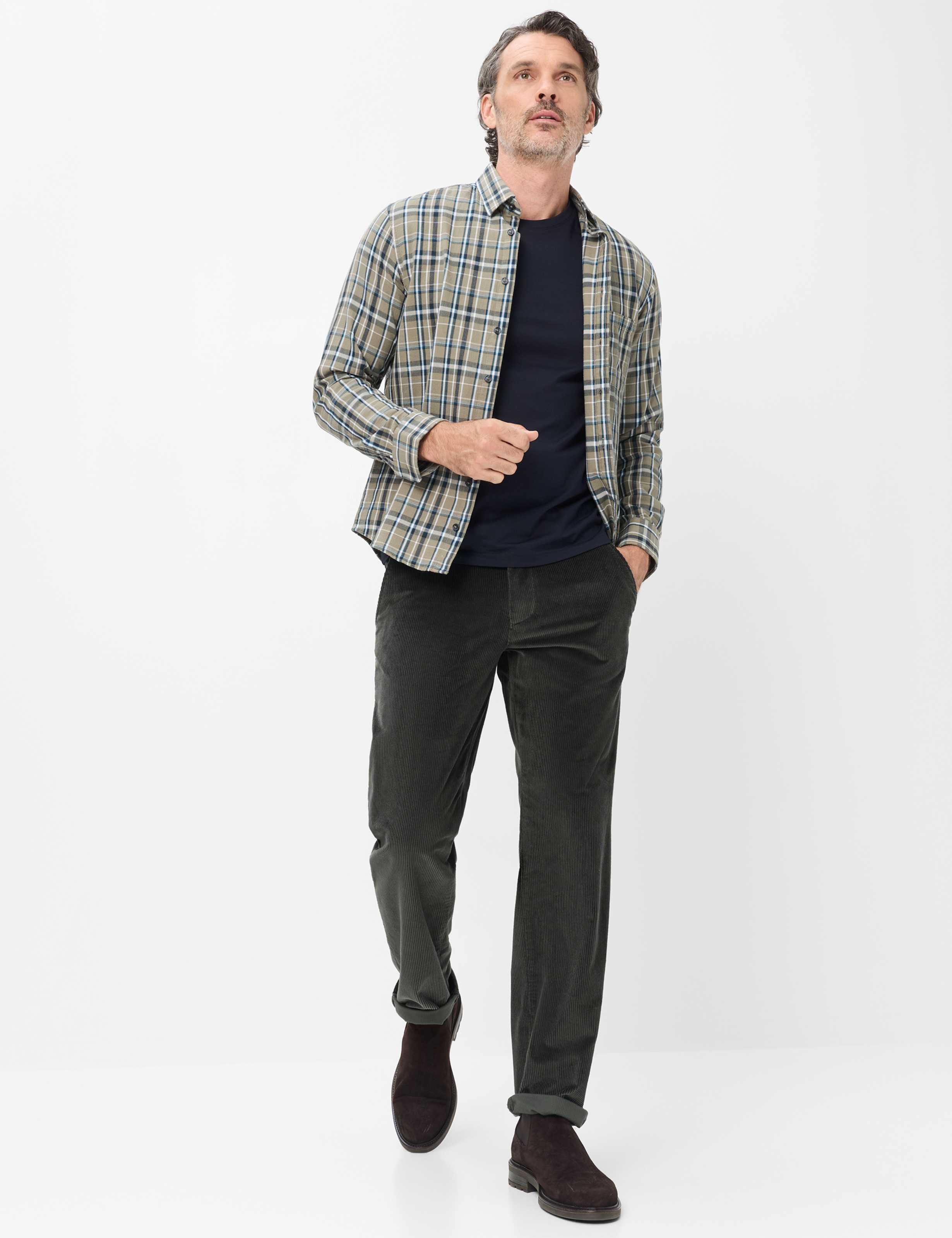 Heren Style THILO Groen - Olijf Regular Fit Model outfit