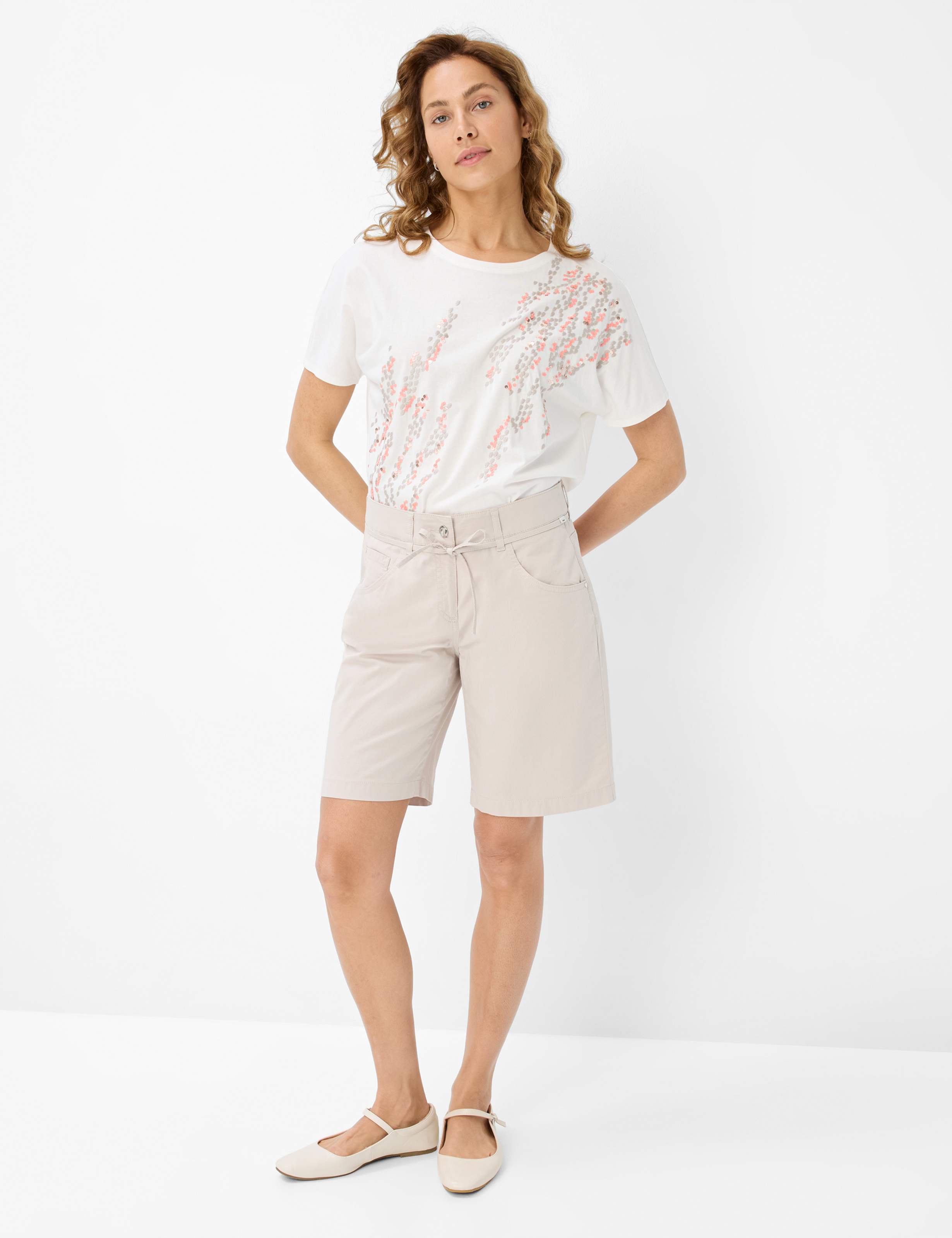 Damen Style MAINE B Hellbeige Wide Leg Model Outfit