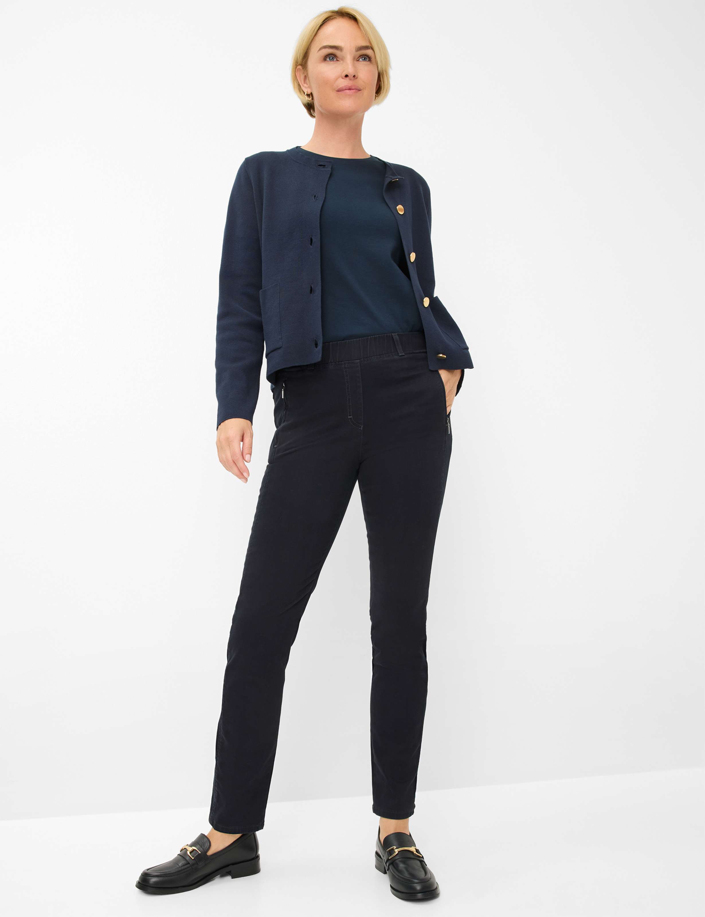 Dame Style LAVINA JOY Mørkeblå Super Slim Fit Model Outfit