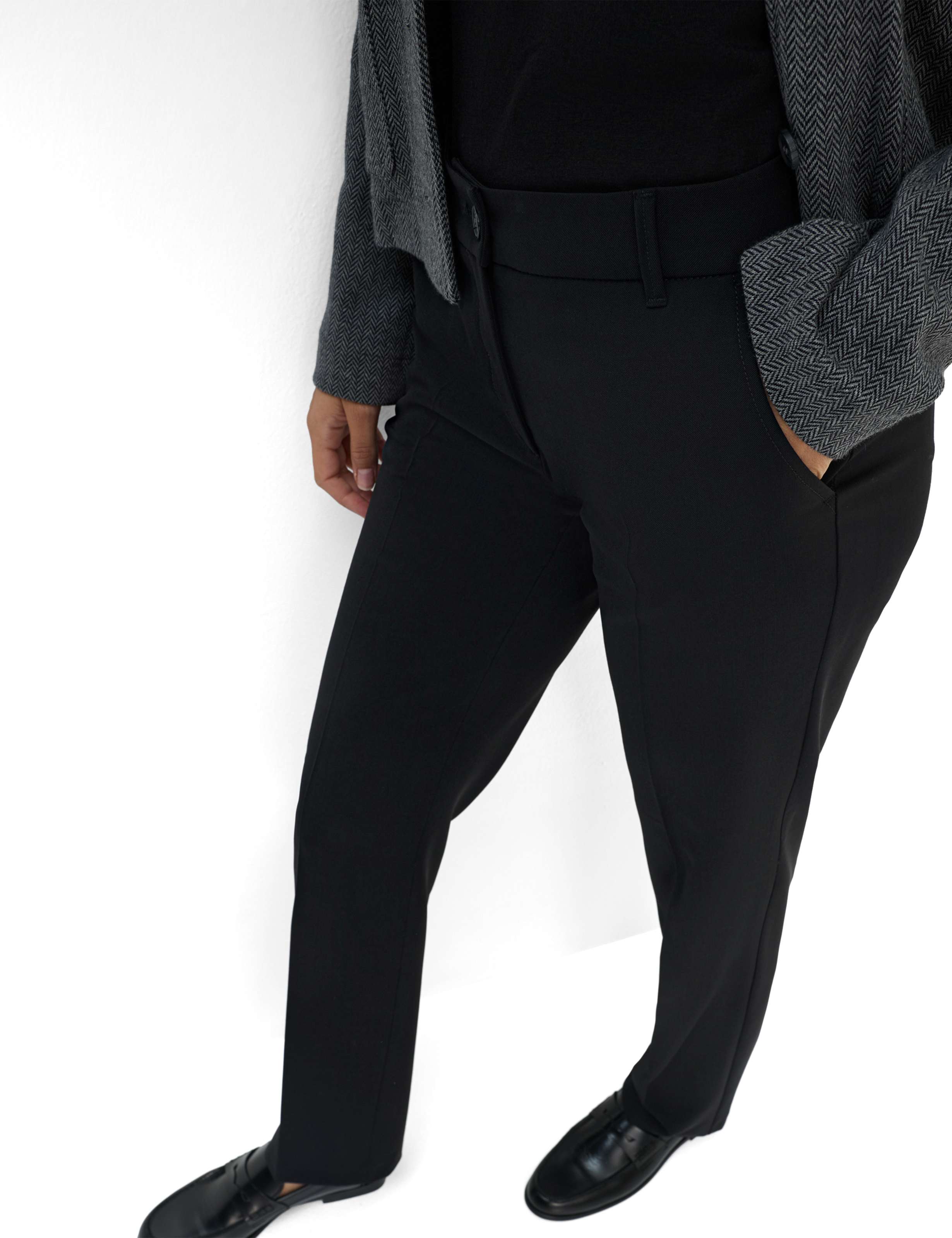 Dame Style MARON Sort Regular Fit Detalje 1