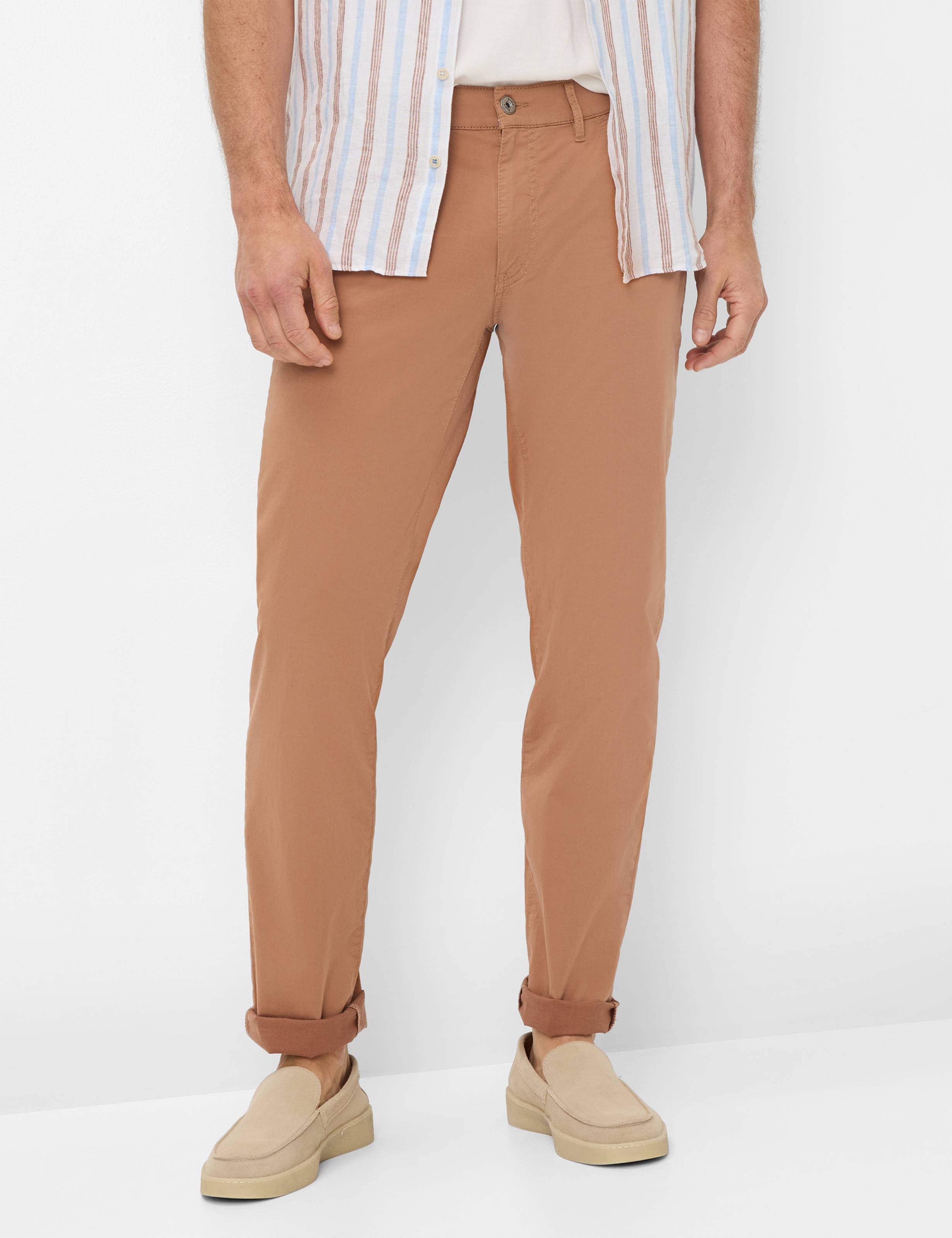 Herren Style CADIZ Braun Straight Fit Model Front