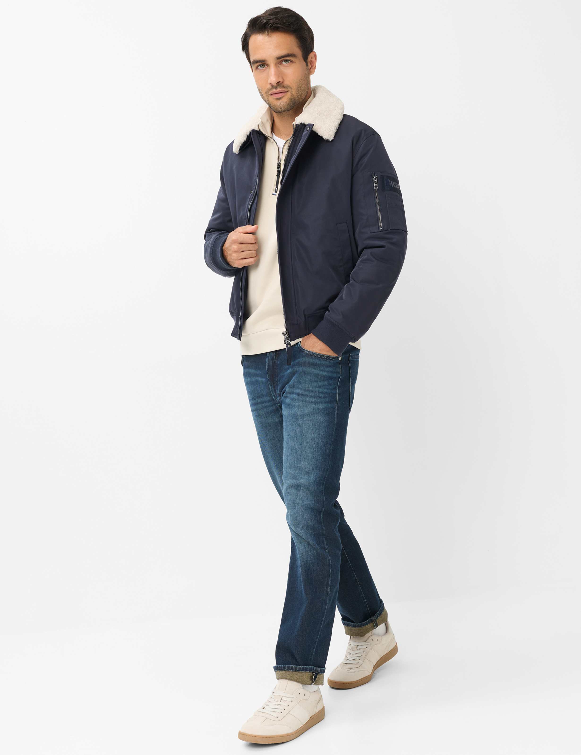 Herren Style LOGAN Dunkelblau  Model Outfit