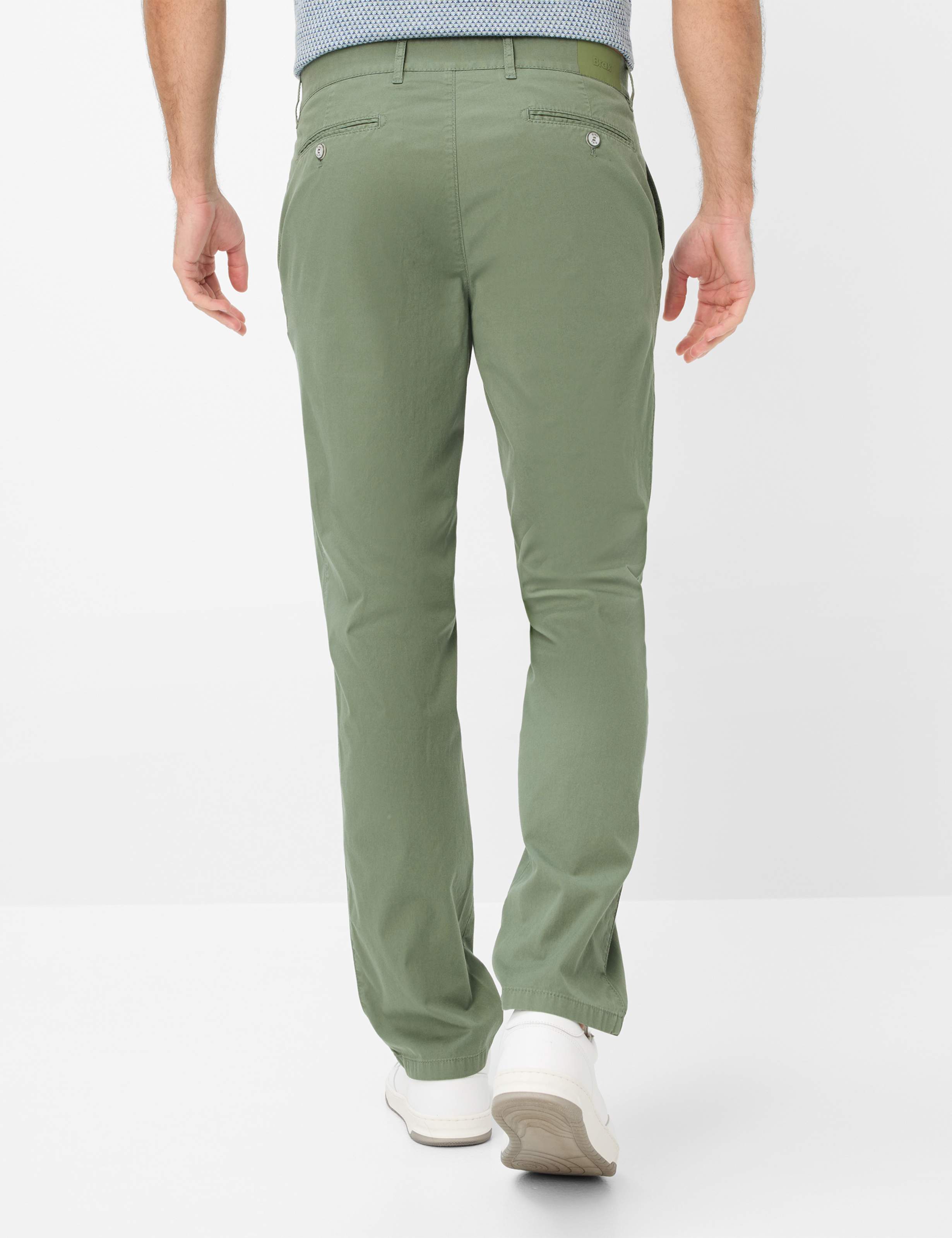 Herren Style EVEREST Grün Regular Fit Model Rueck