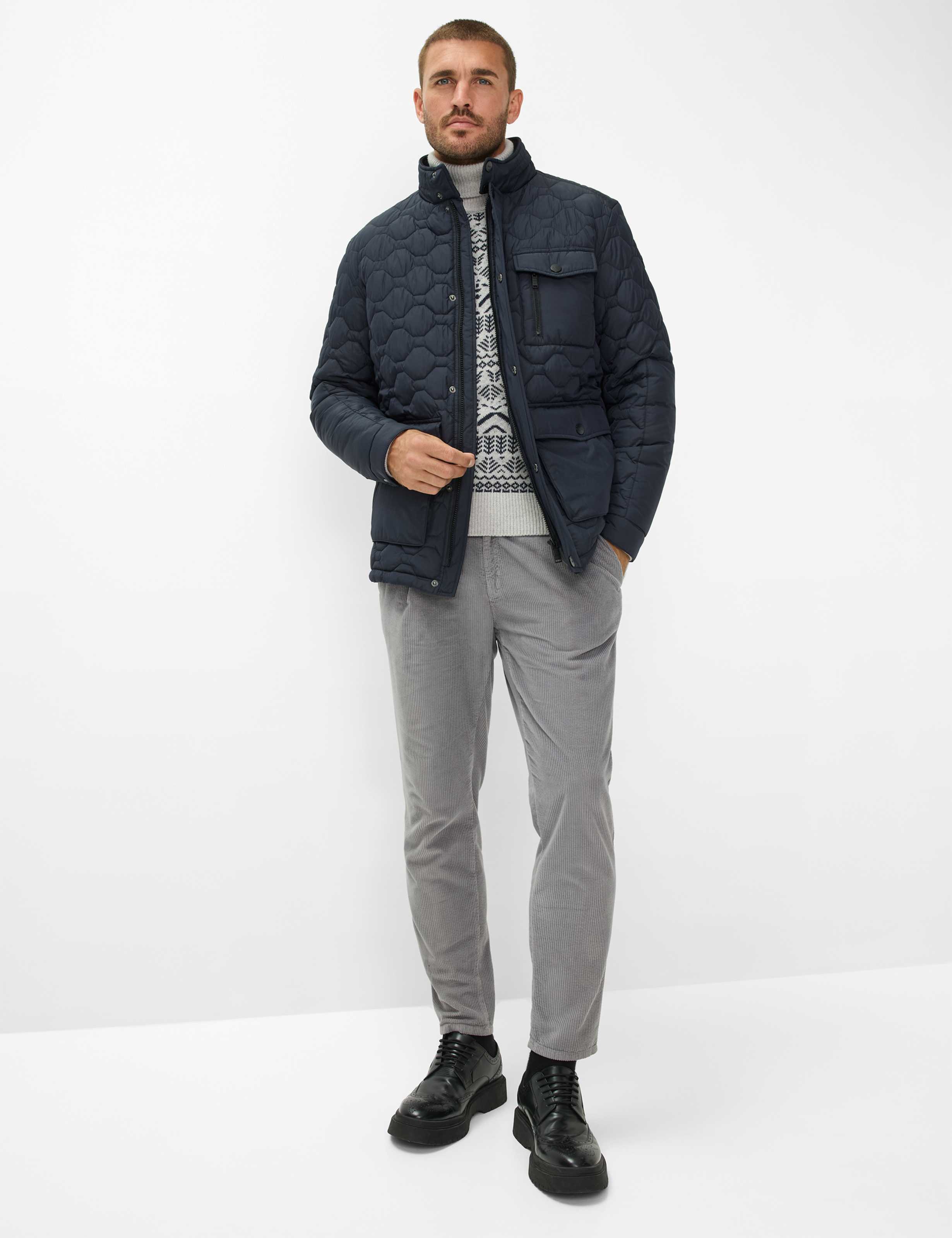 Homme Style SANTO Bleu Foncé  Tenue du mannequin