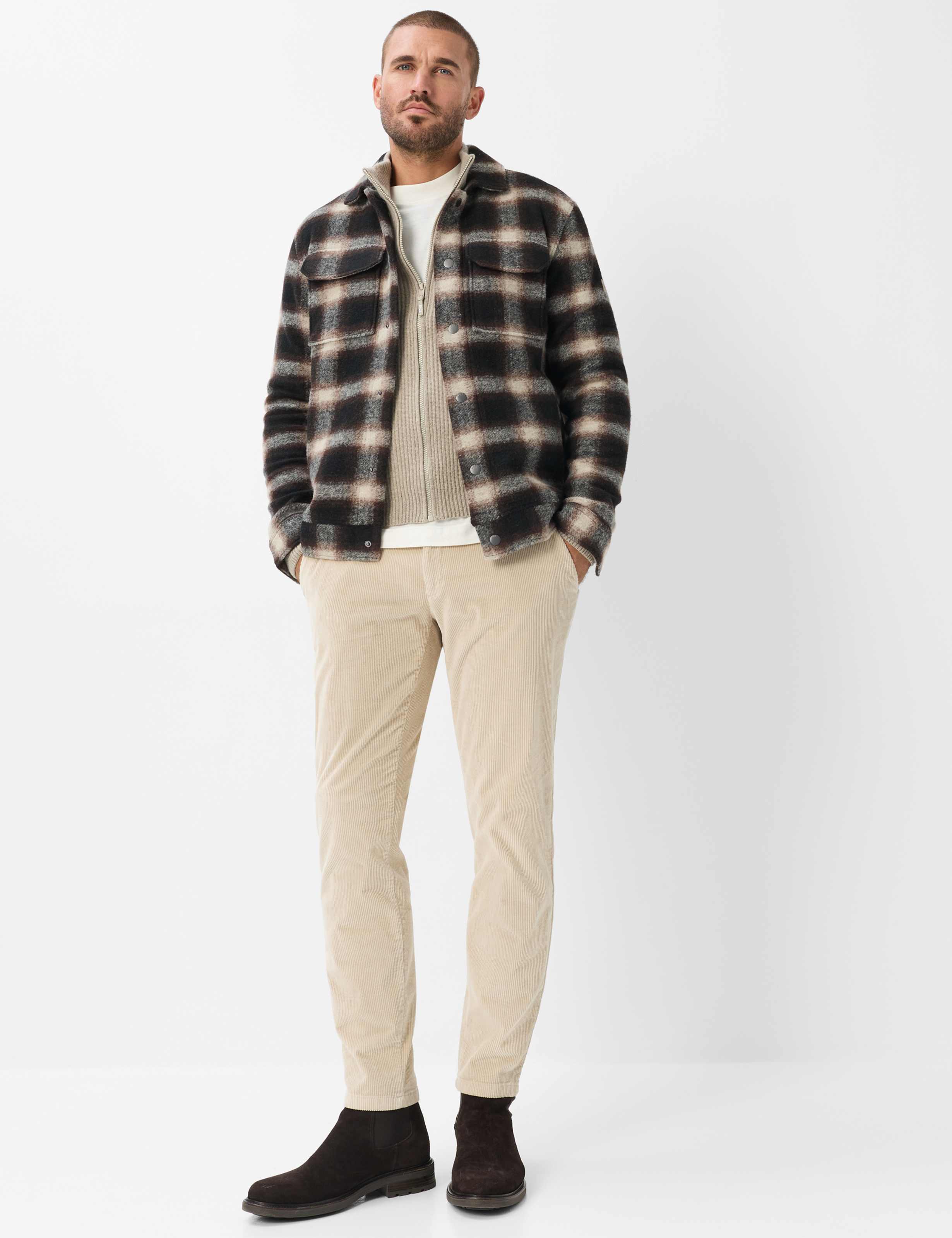 Homme Style PHIL Beige Clair Tapered Fit Tenue du mannequin