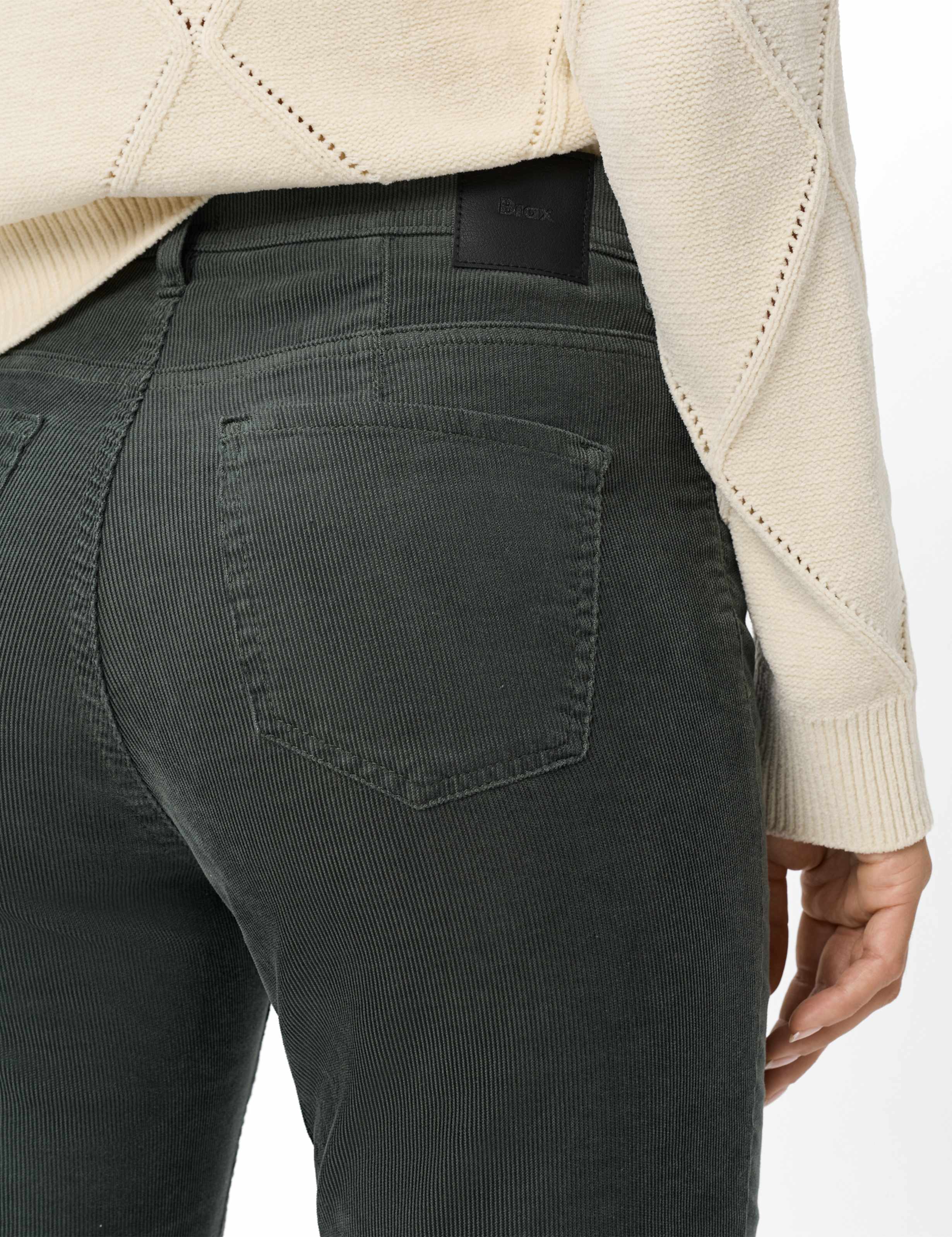 Damen Style CAROLA Dunkelgrün Feminine Fit Detail 2