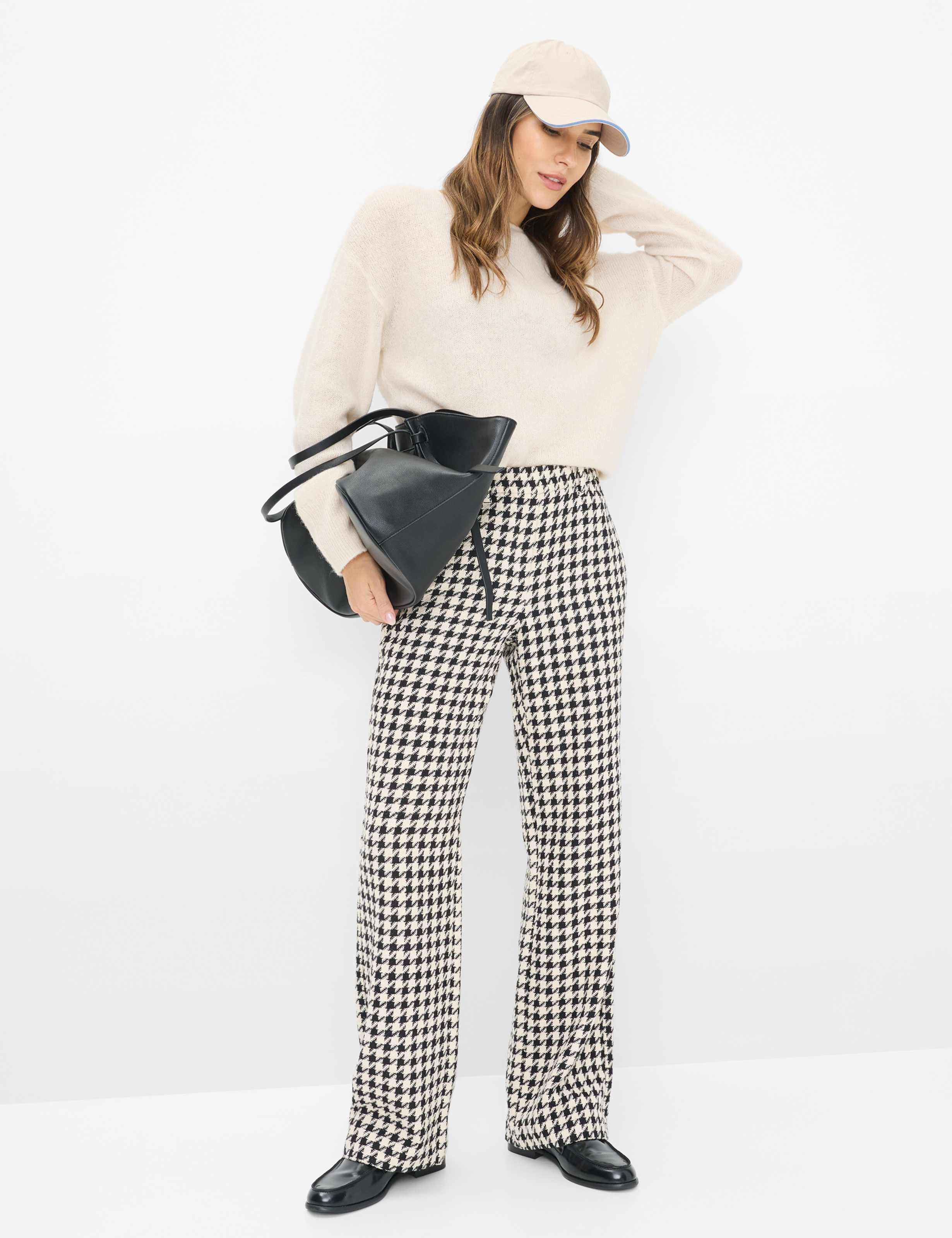Dames Style MAINE Zwart Wide Leg Model outfit