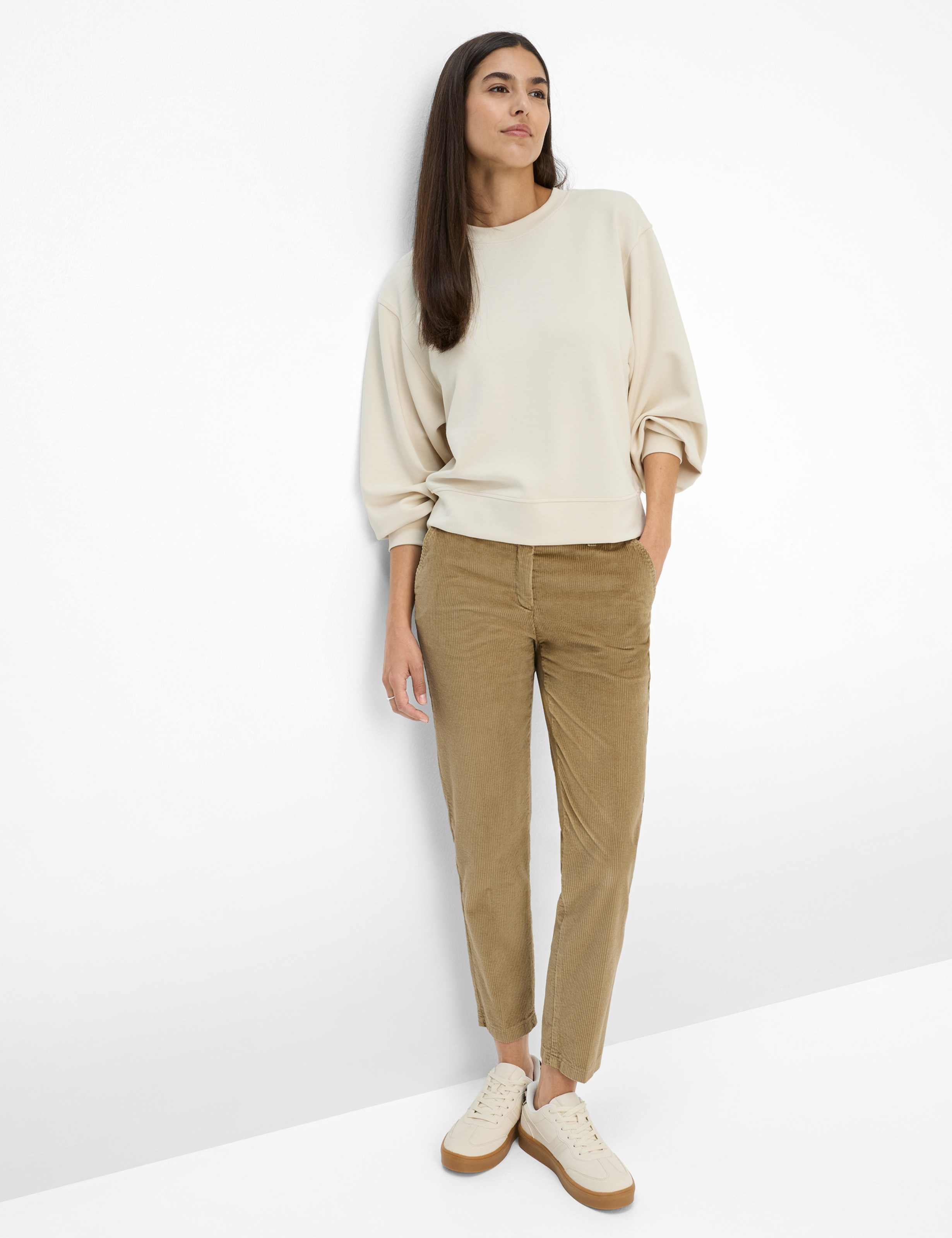 Dame Style MARON S Lysbrun Regular Fit Model Outfit