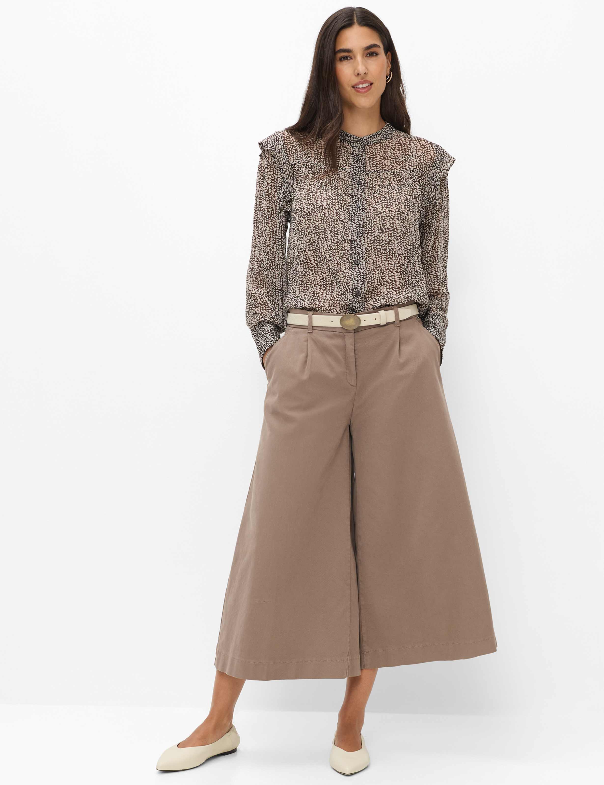 Damen Style VIOLET Hellbraun  Model Outfit
