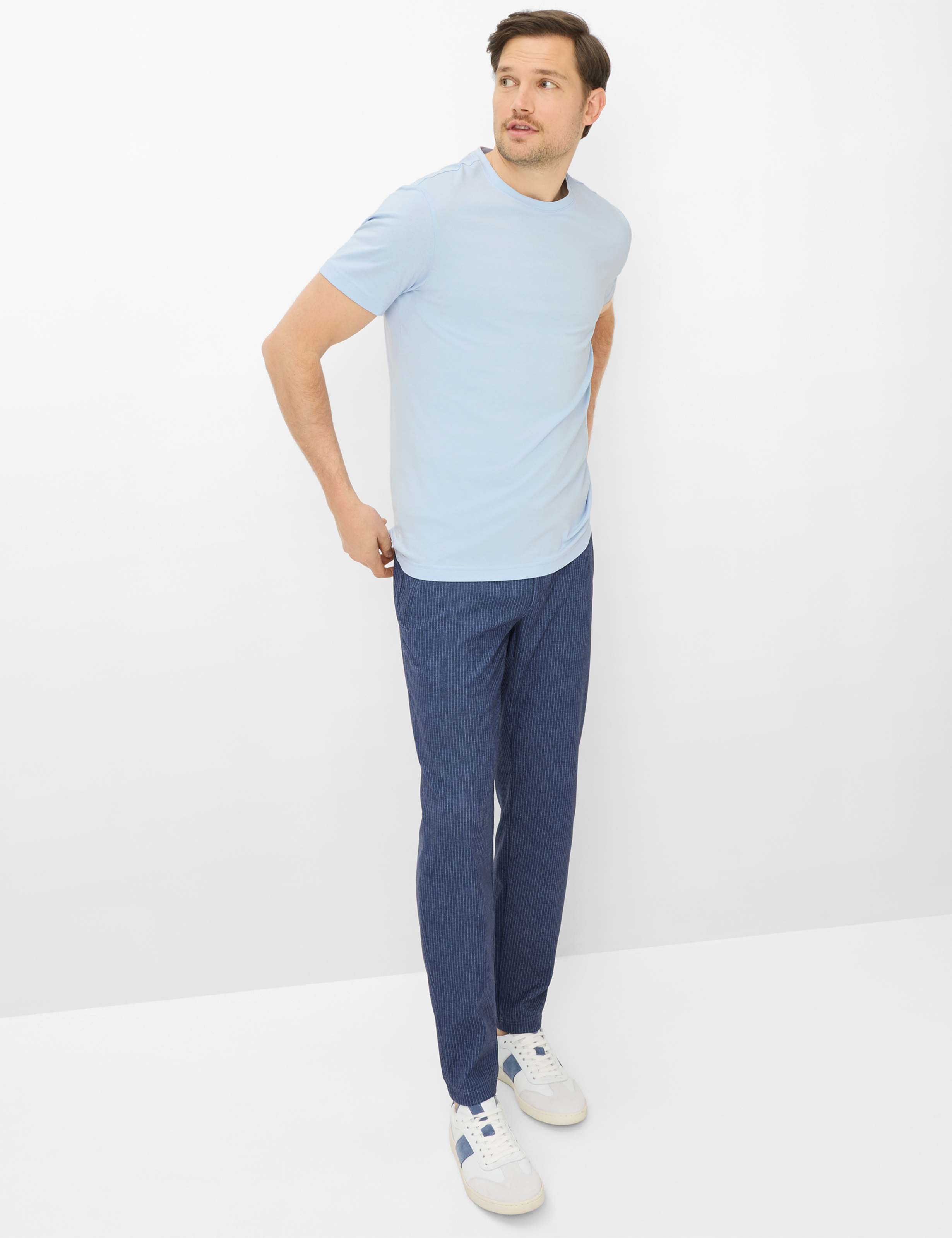 Homme Style TED Bleu Clair  Tenue du mannequin